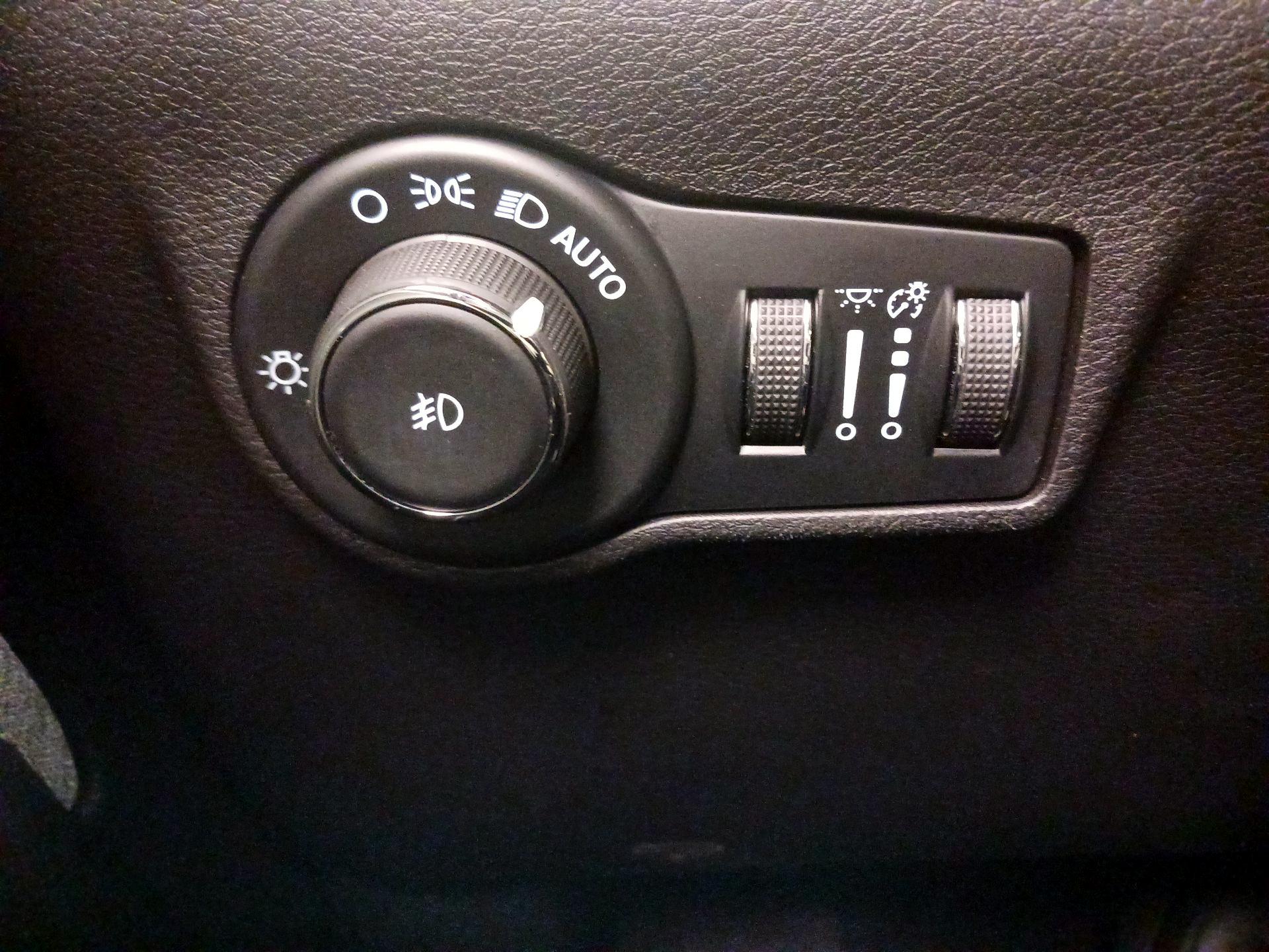 Thumbnail: 2023 Jeep Compass - 13