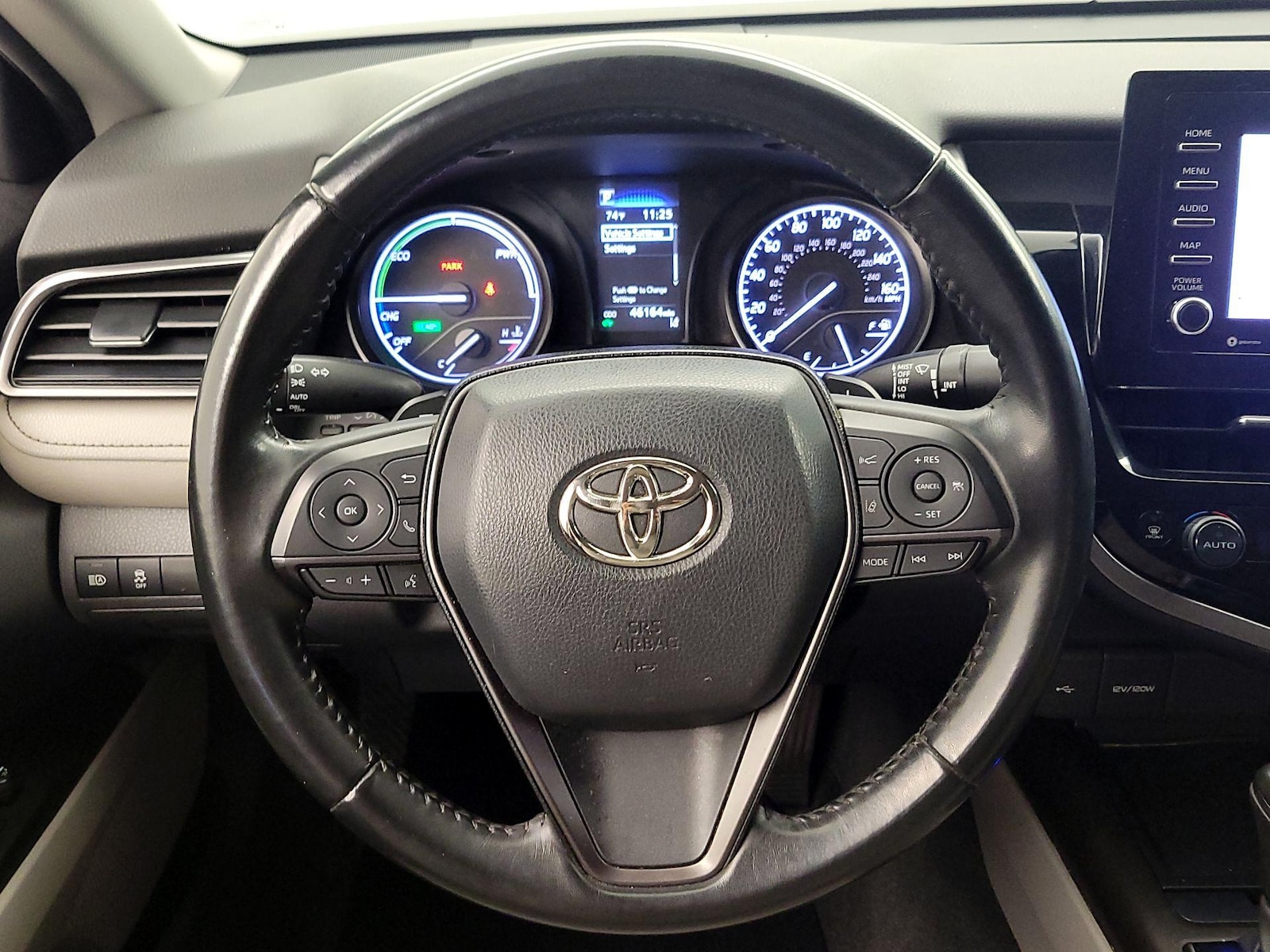 2022 Toyota Camry SE - Photo 11