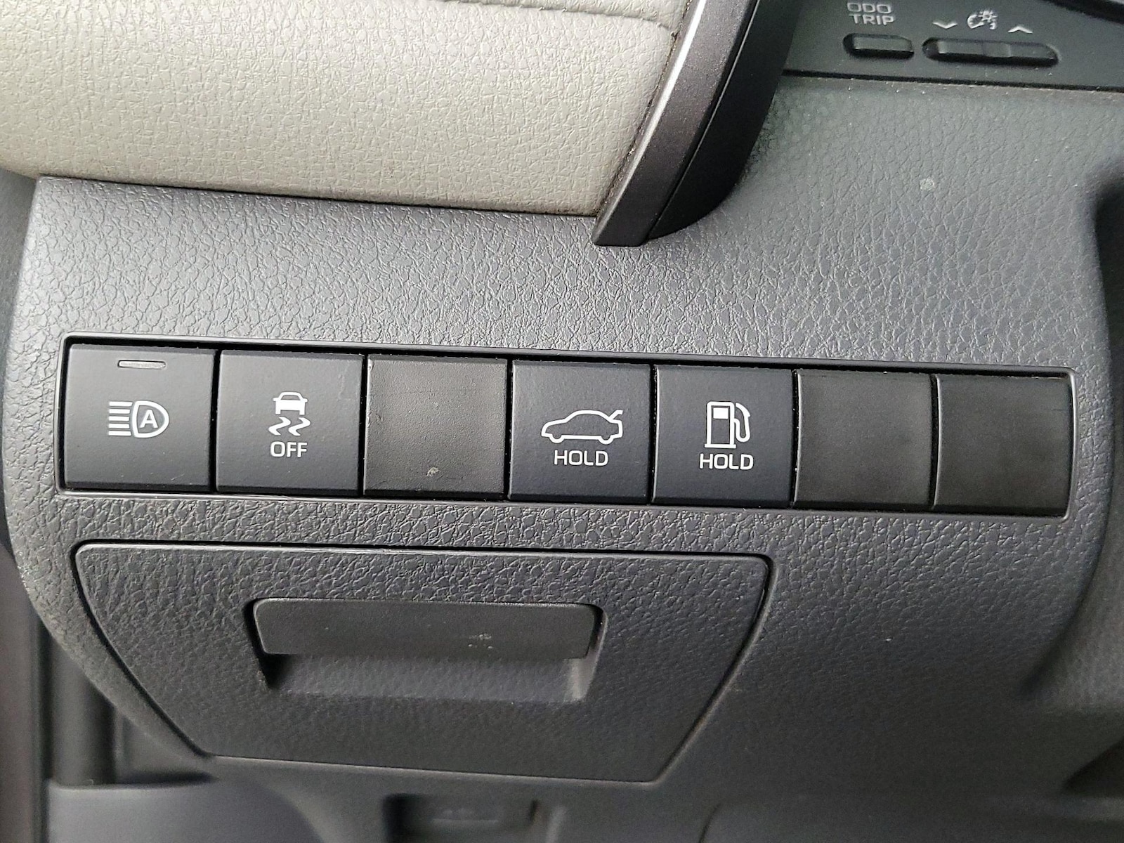 2022 Toyota Camry SE - Photo 14