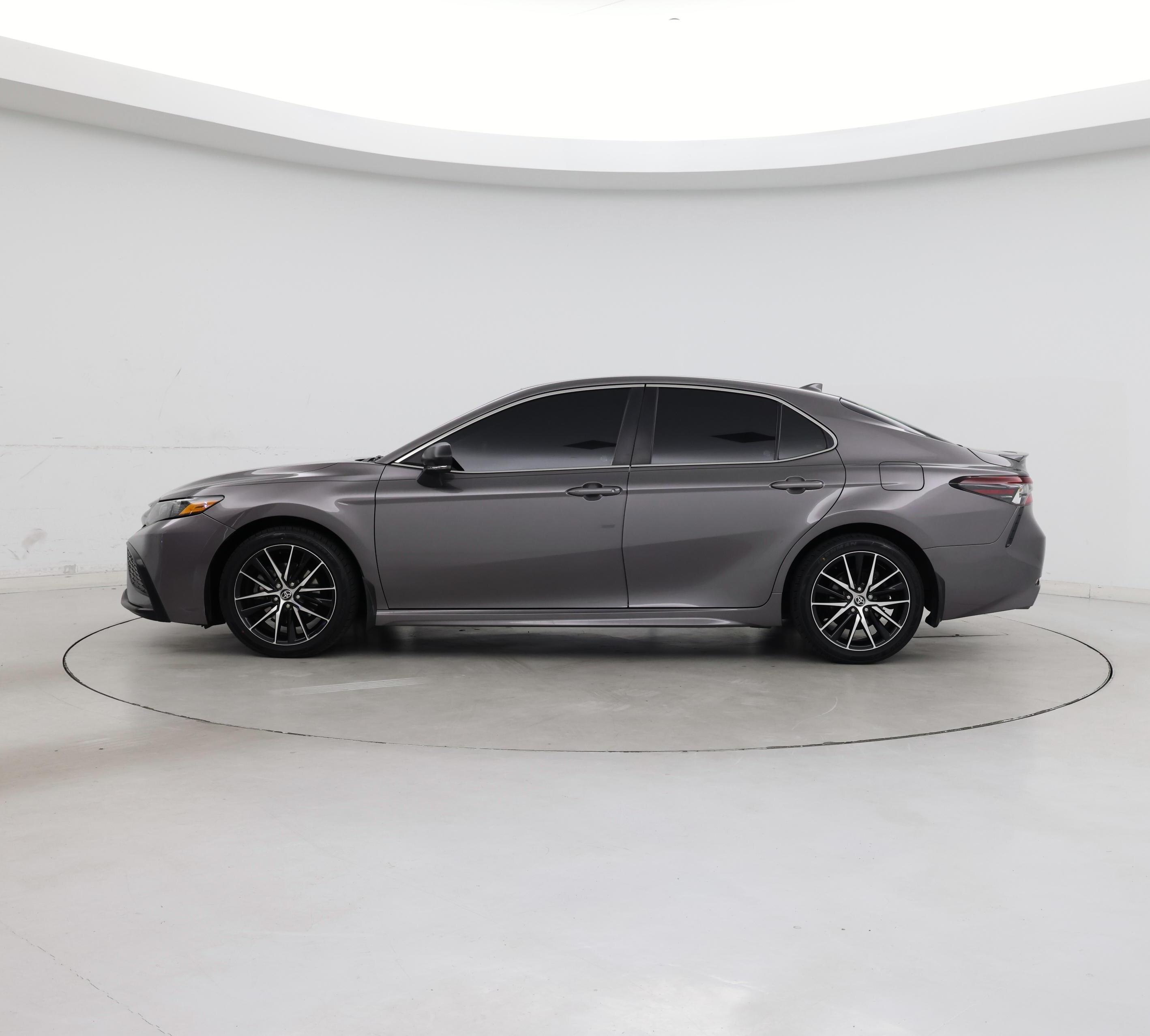 Thumbnail: 2022 Toyota Camry - 3