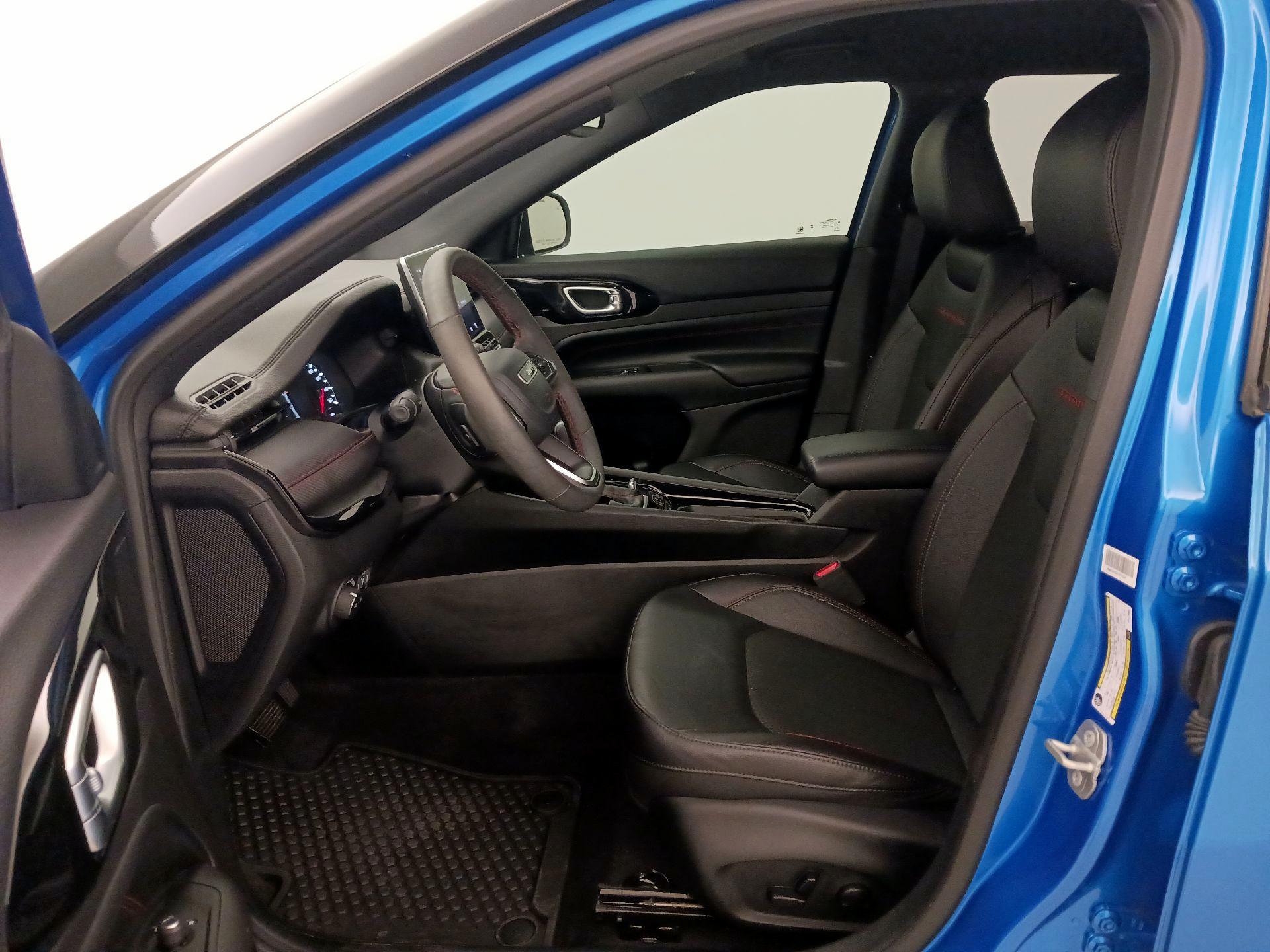 Thumbnail: 2023 Jeep Compass - 11