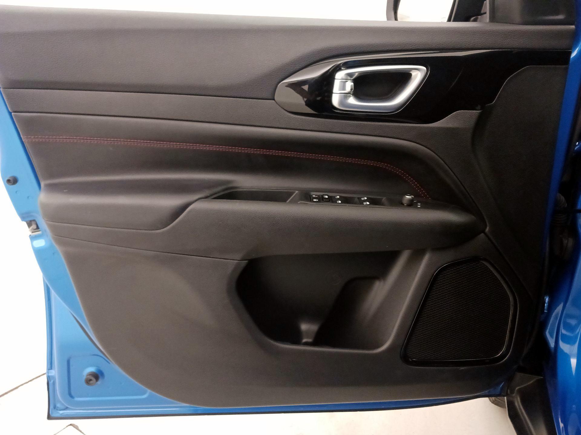 Thumbnail: 2023 Jeep Compass - 12