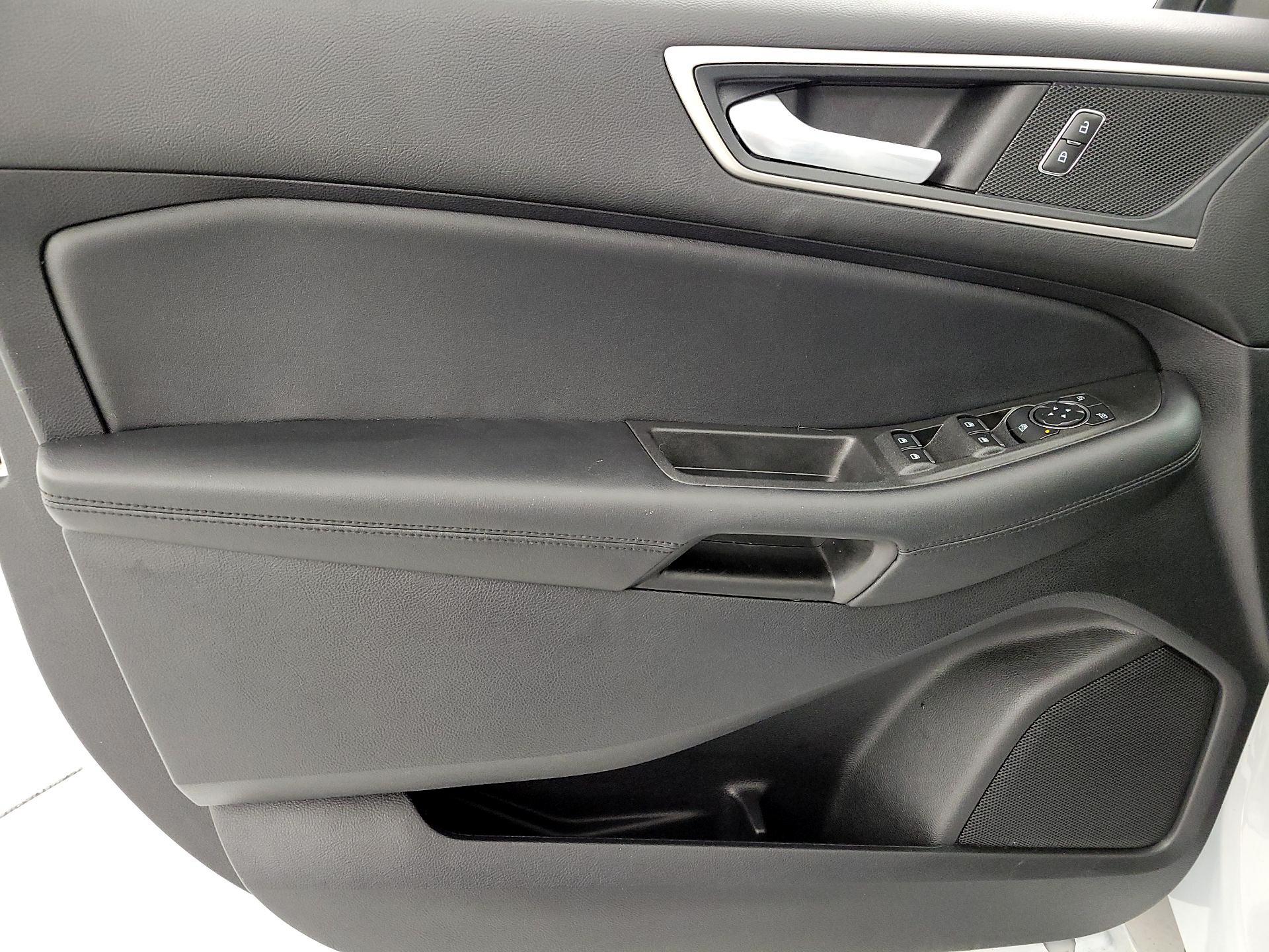 Thumbnail: 2021 Ford Edge - 12