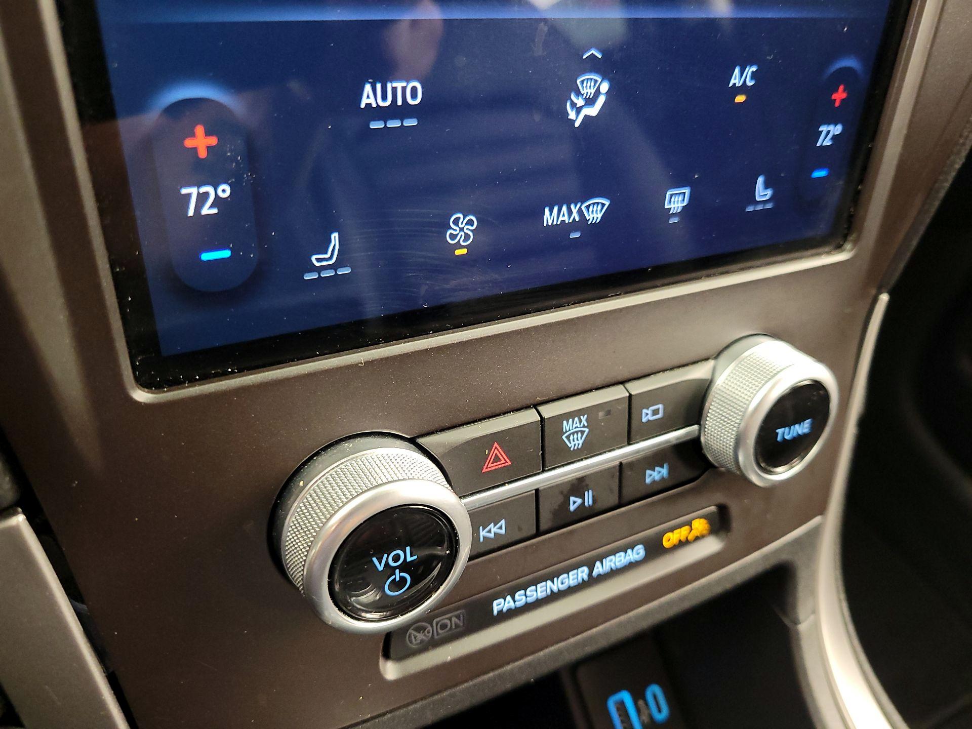 Thumbnail: 2021 Ford Edge - 16