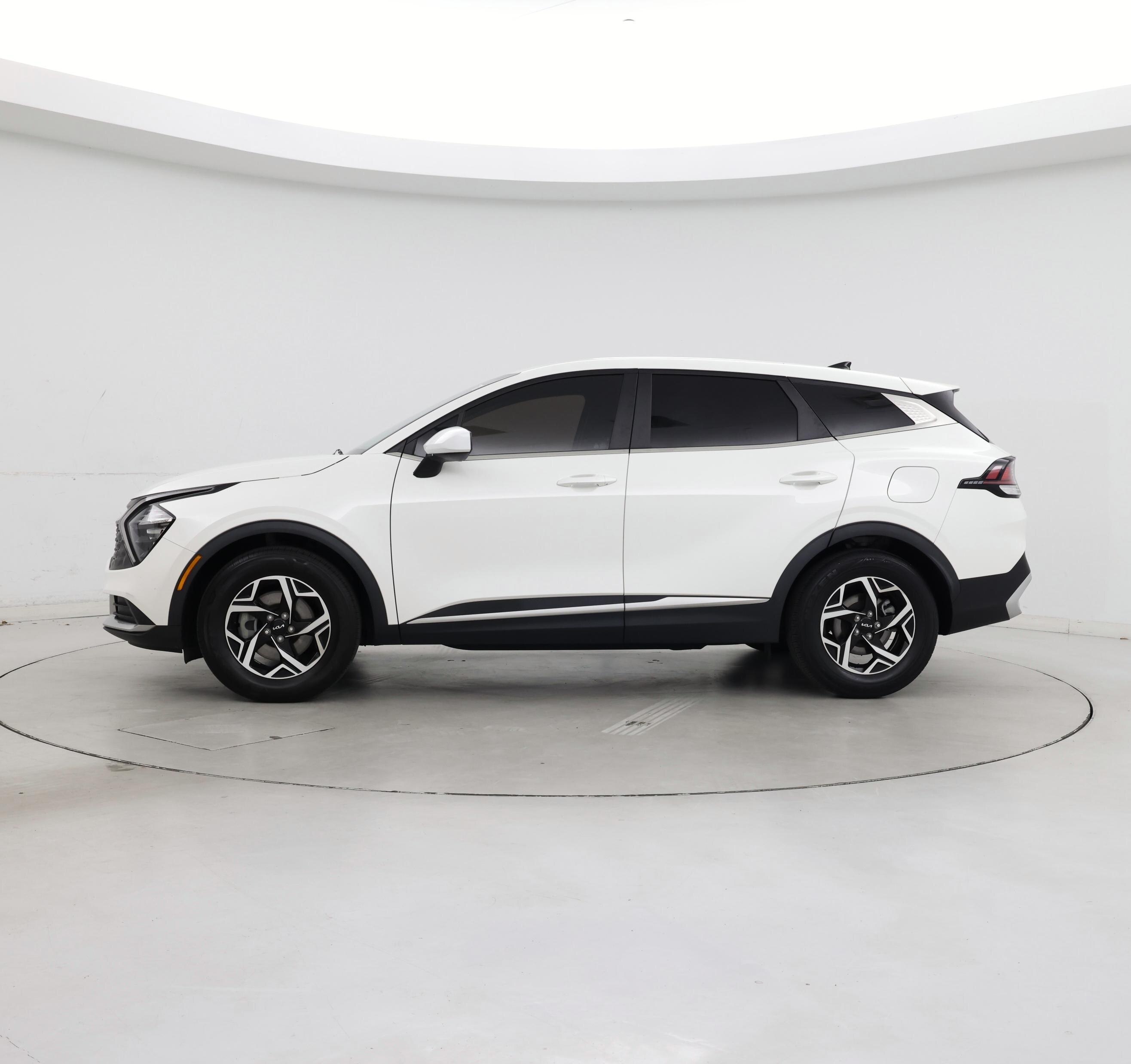 Thumbnail: 2023 Kia Sportage - 3