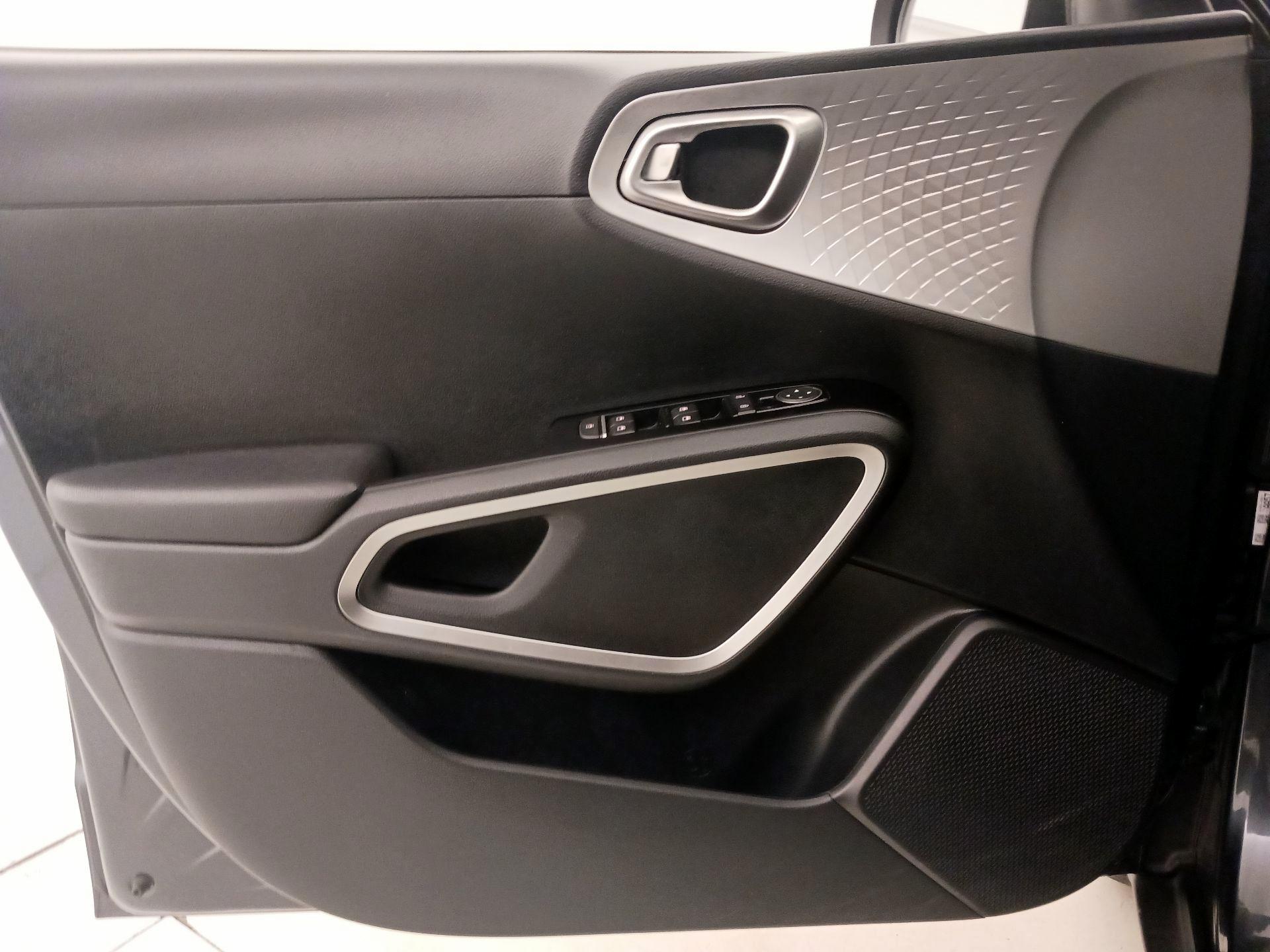 Thumbnail: 2022 Kia Soul - 12