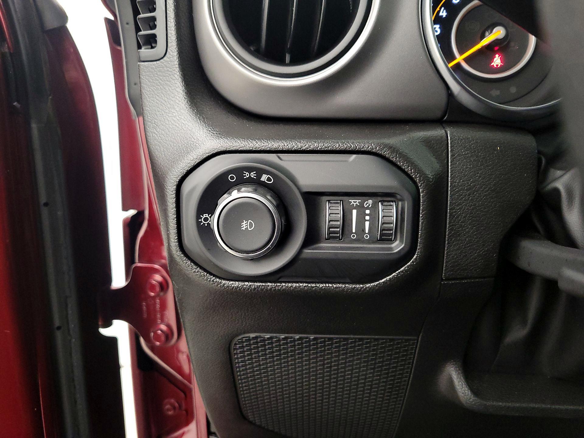 Thumbnail: 2021 Jeep Wrangler - 13