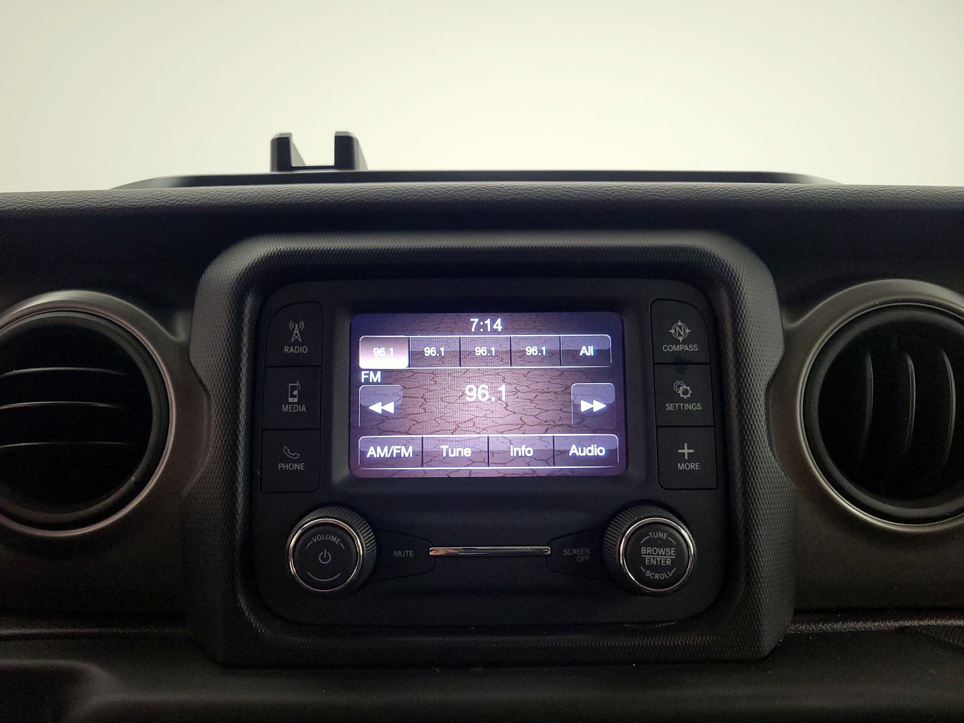 Thumbnail: 2021 Jeep Wrangler - 15