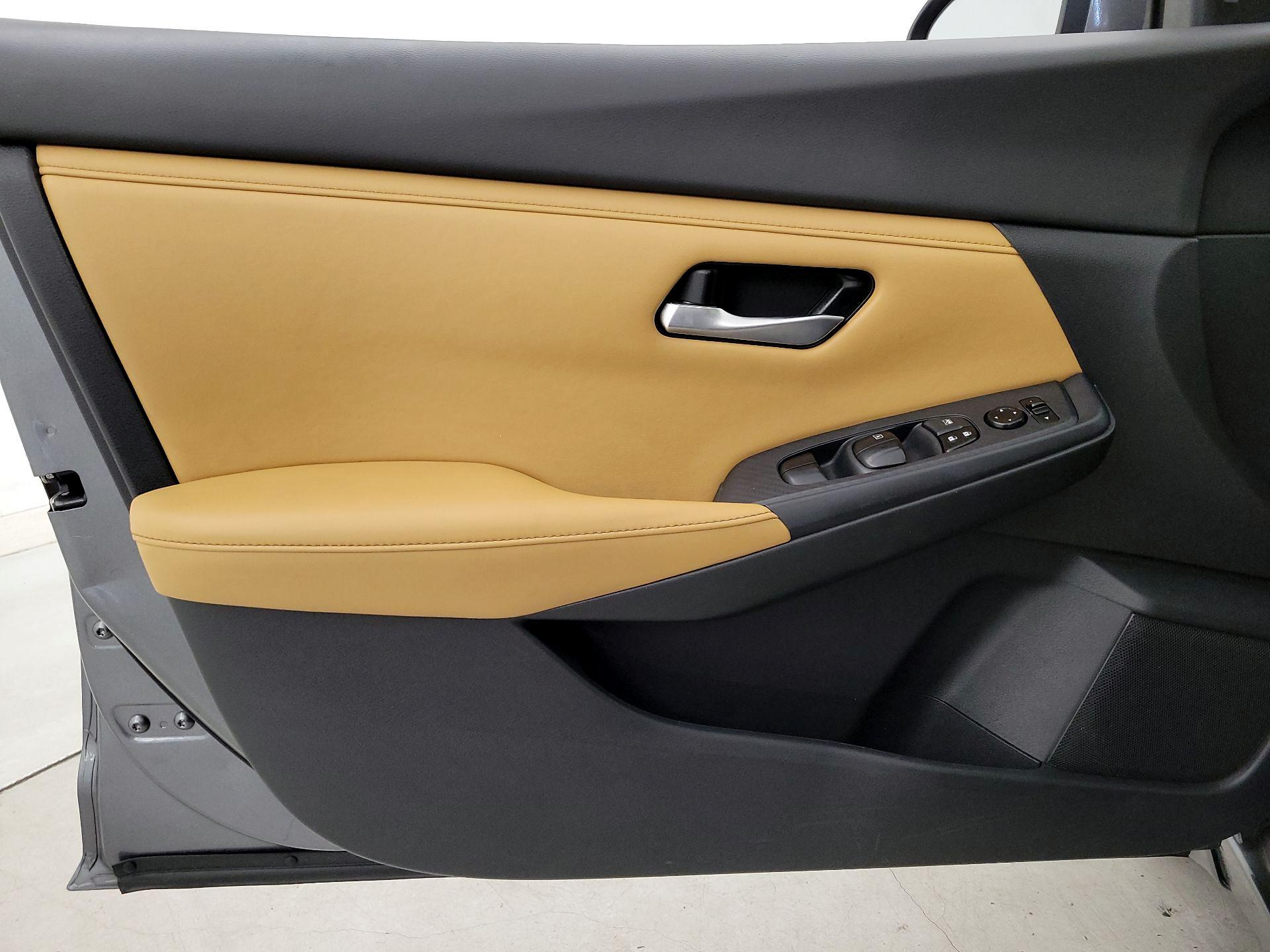 Thumbnail: 2022 Nissan Sentra - 12