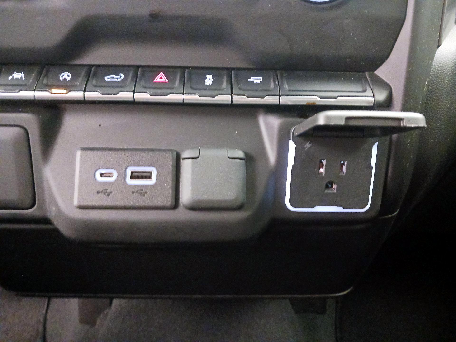 Thumbnail: 2022 Chevrolet Silverado 1500 - 18