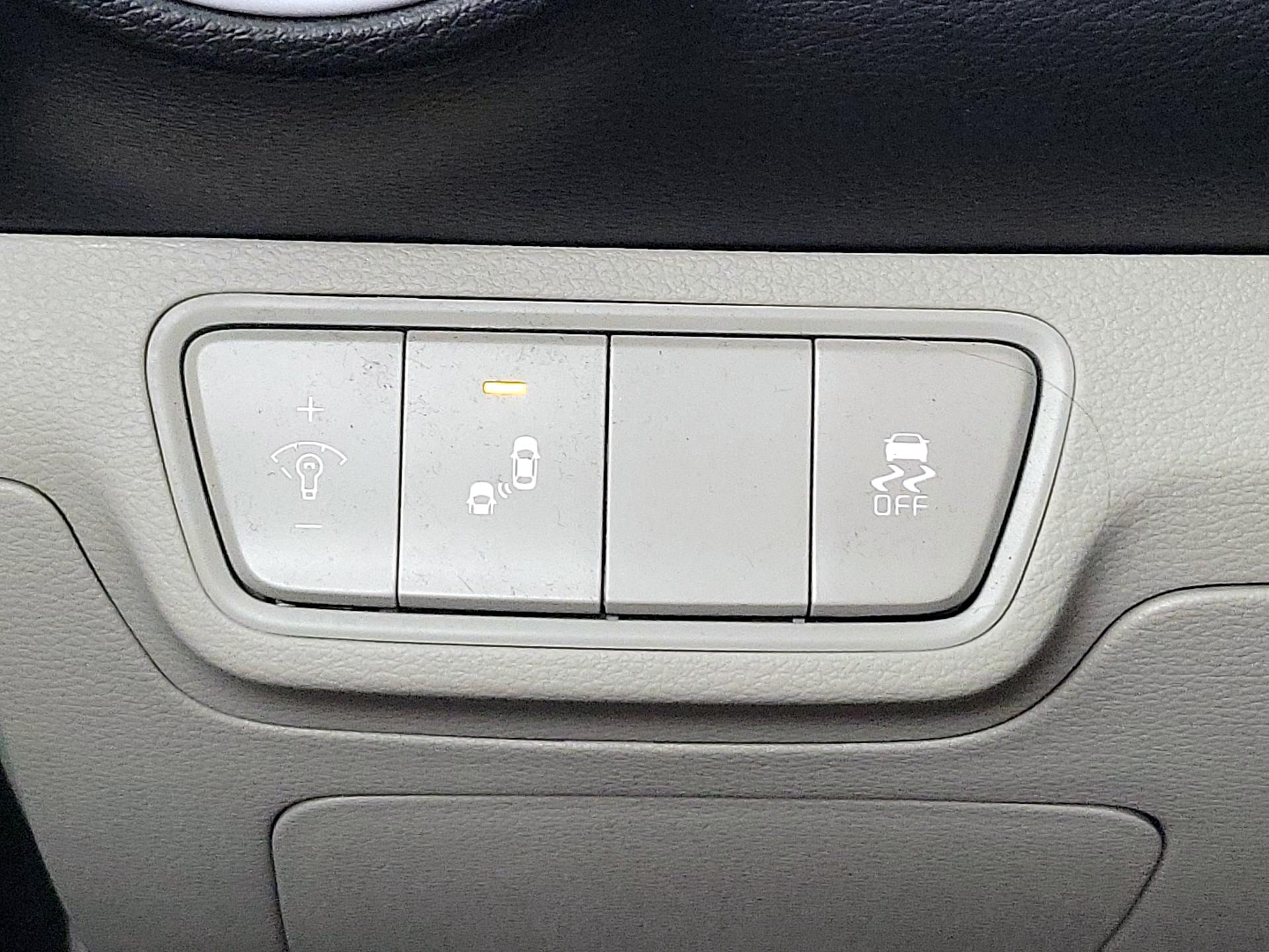 Thumbnail: 2023 Kia Forte - 13