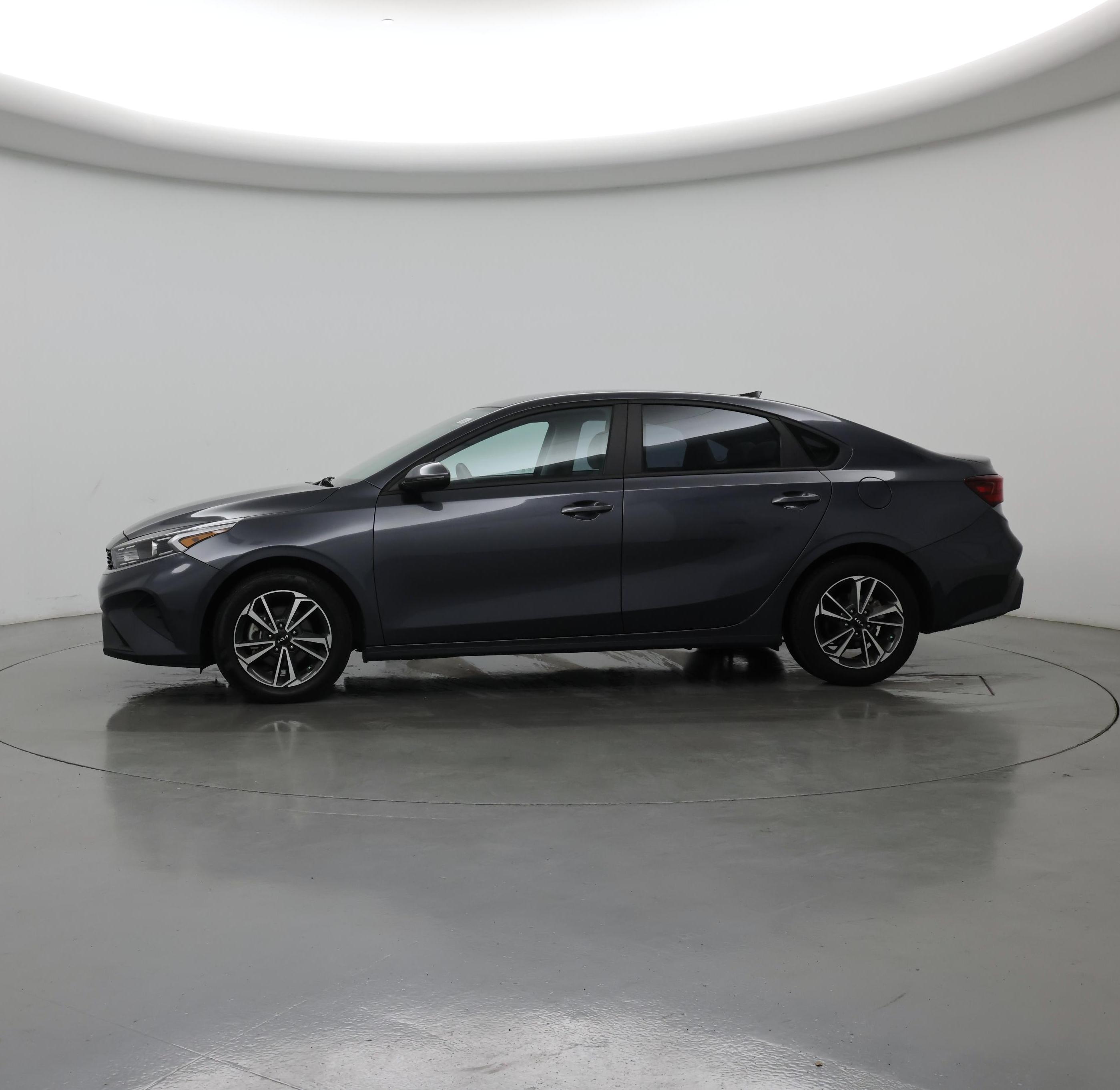 Thumbnail: 2023 Kia Forte - 3