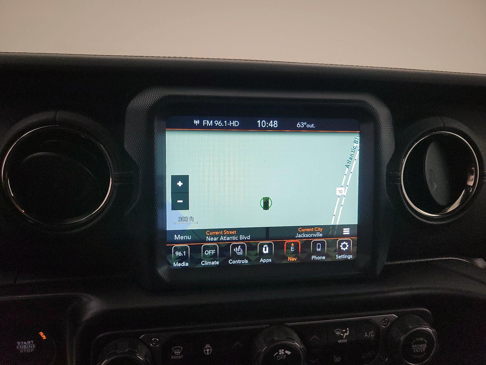 Thumbnail: 2022 Jeep Wrangler - 14