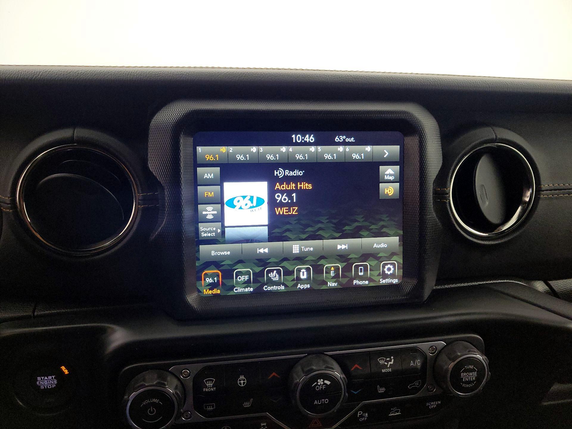 Thumbnail: 2022 Jeep Wrangler - 16