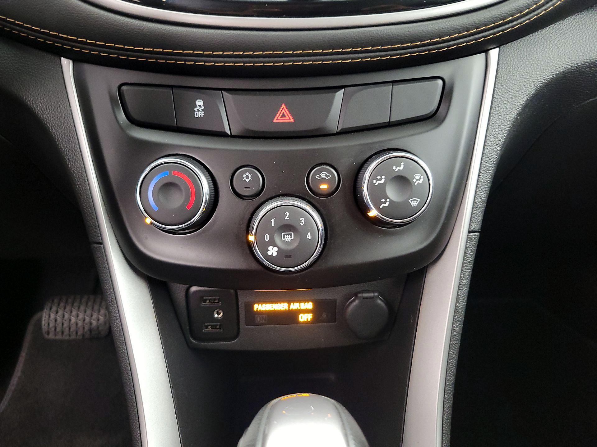 Thumbnail: 2021 Chevrolet Trax - 16