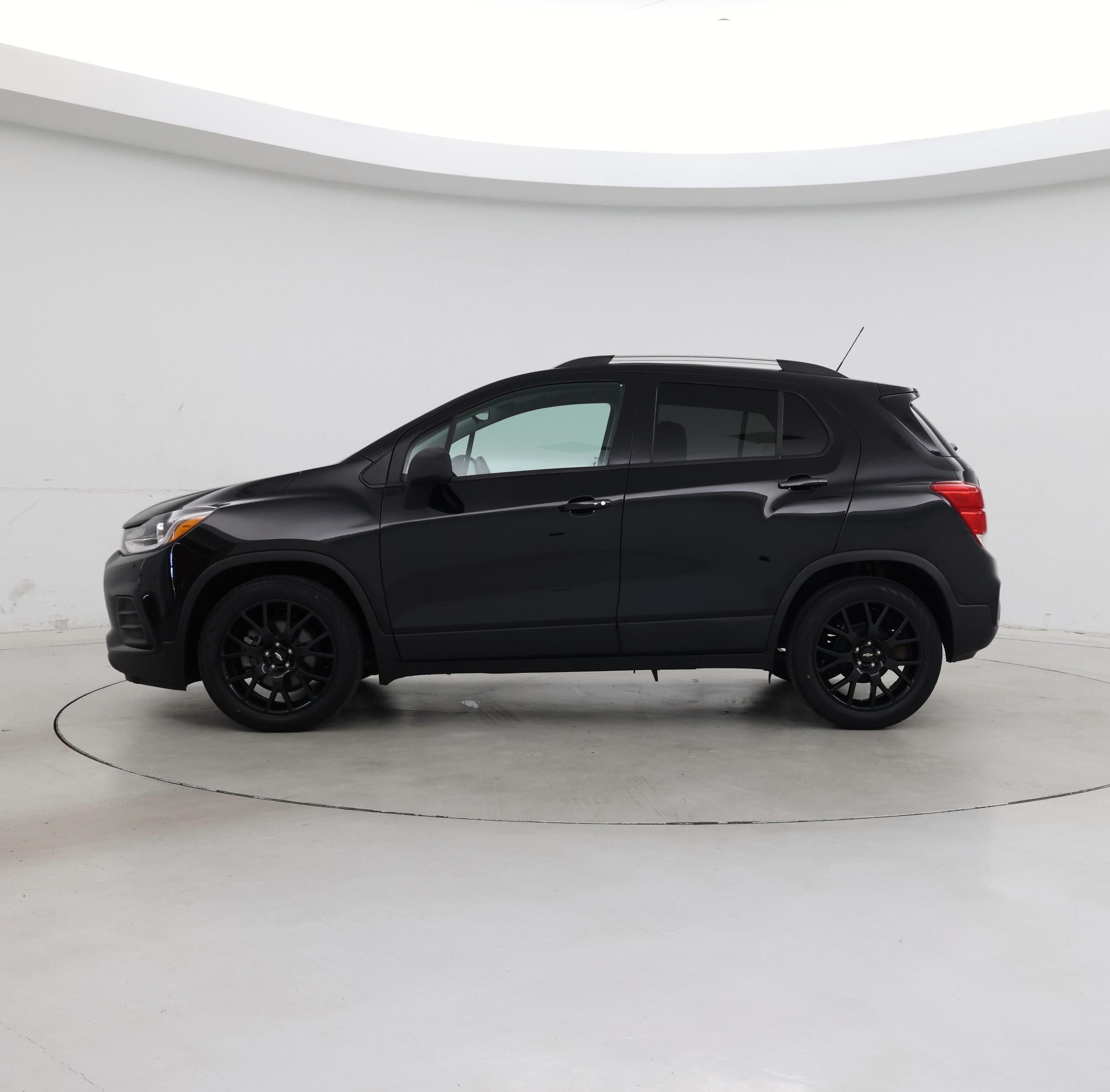 Thumbnail: 2021 Chevrolet Trax - 3