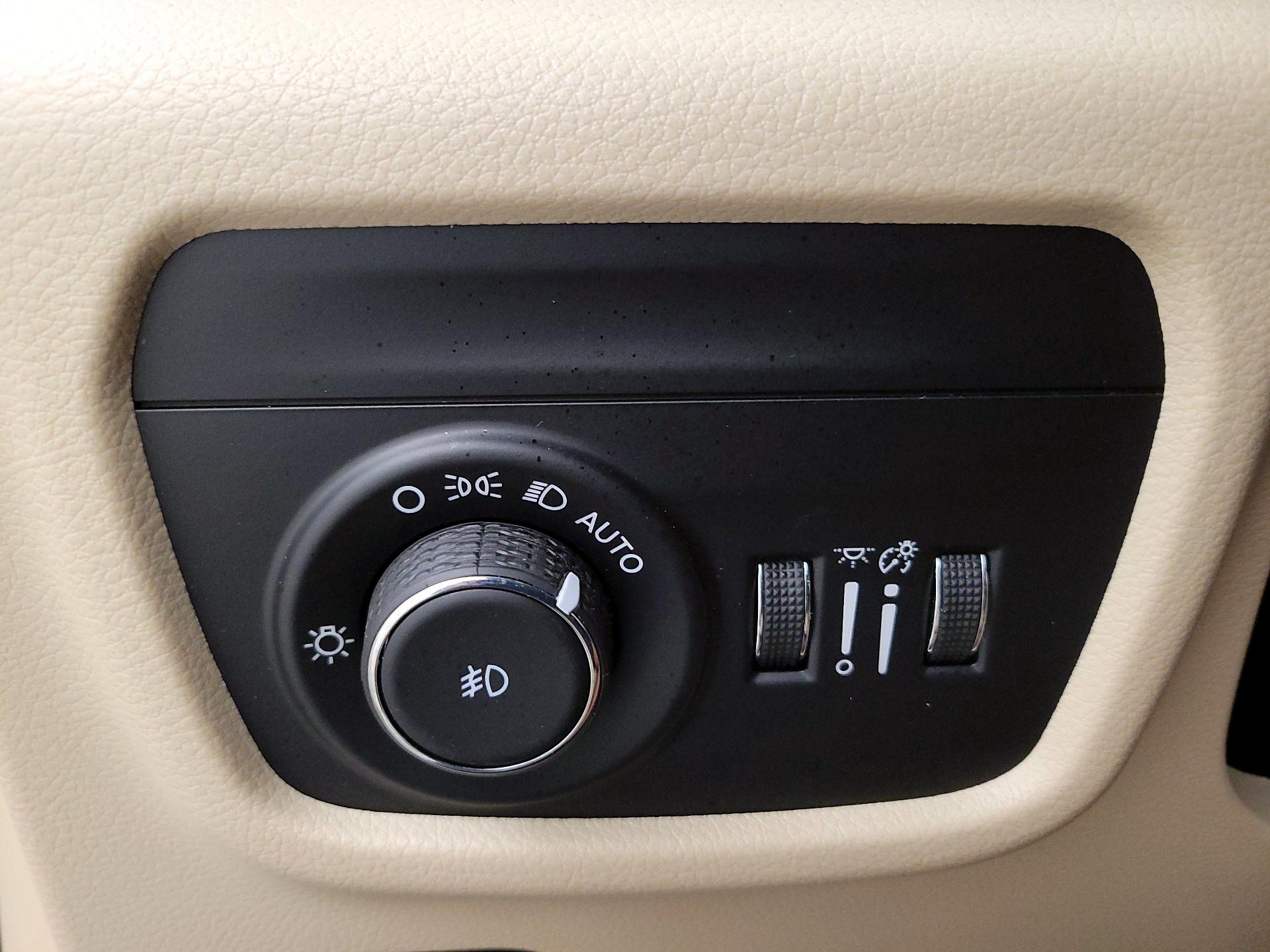 Thumbnail: 2023 Jeep Grand Cherokee - 13