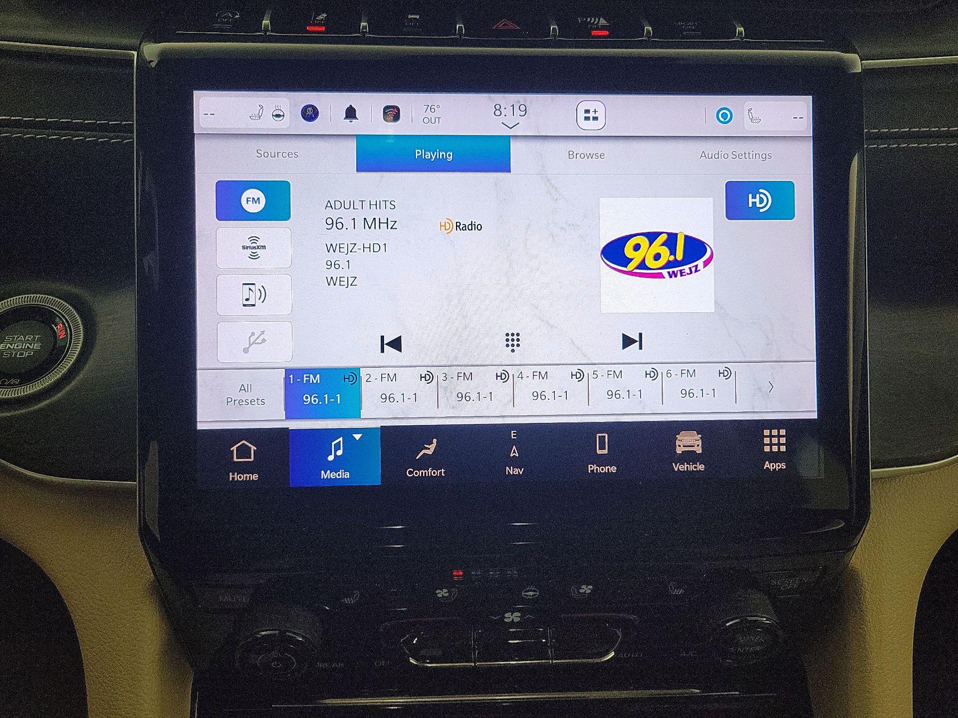 Thumbnail: 2023 Jeep Grand Cherokee - 16