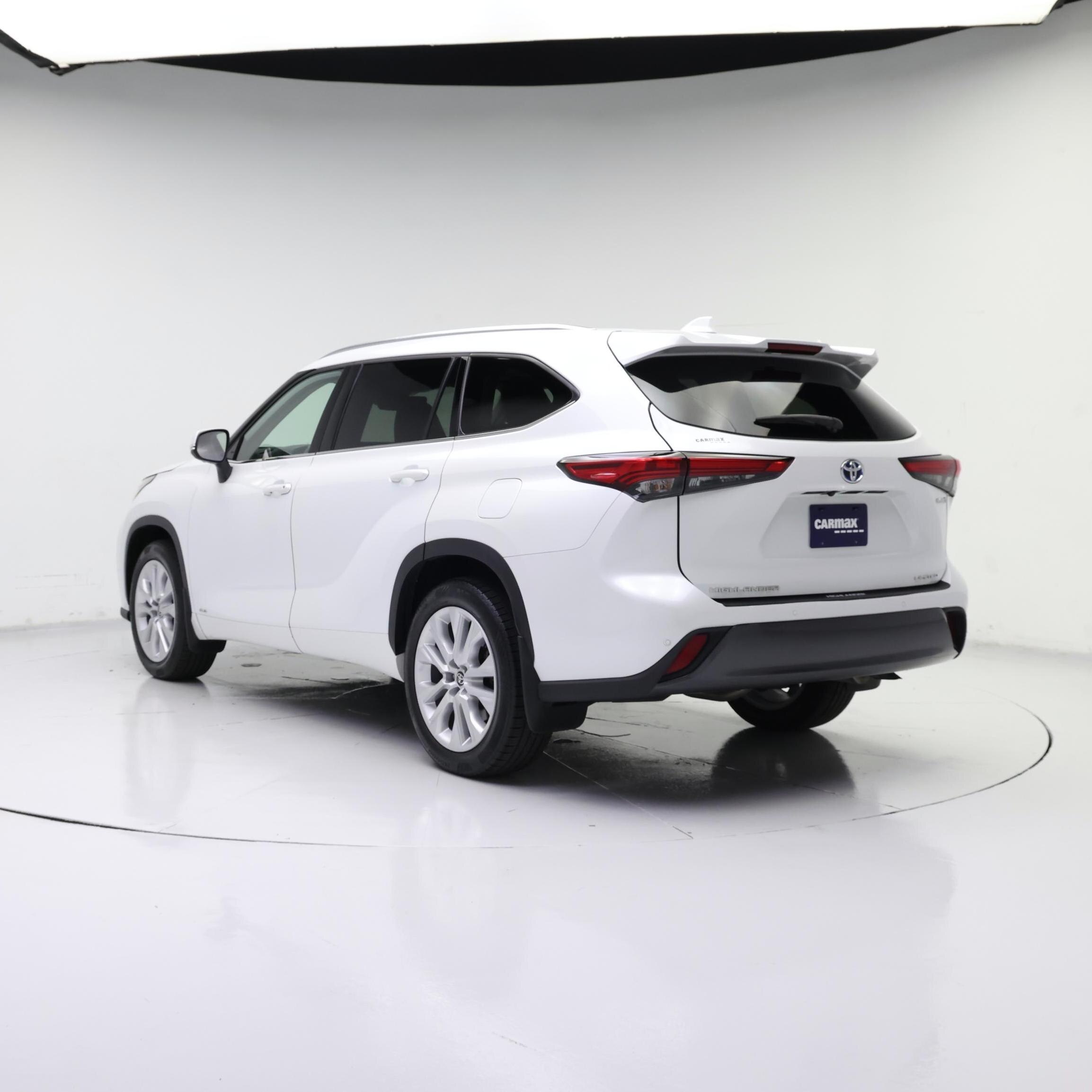Thumbnail: 2022 Toyota Highlander - 2