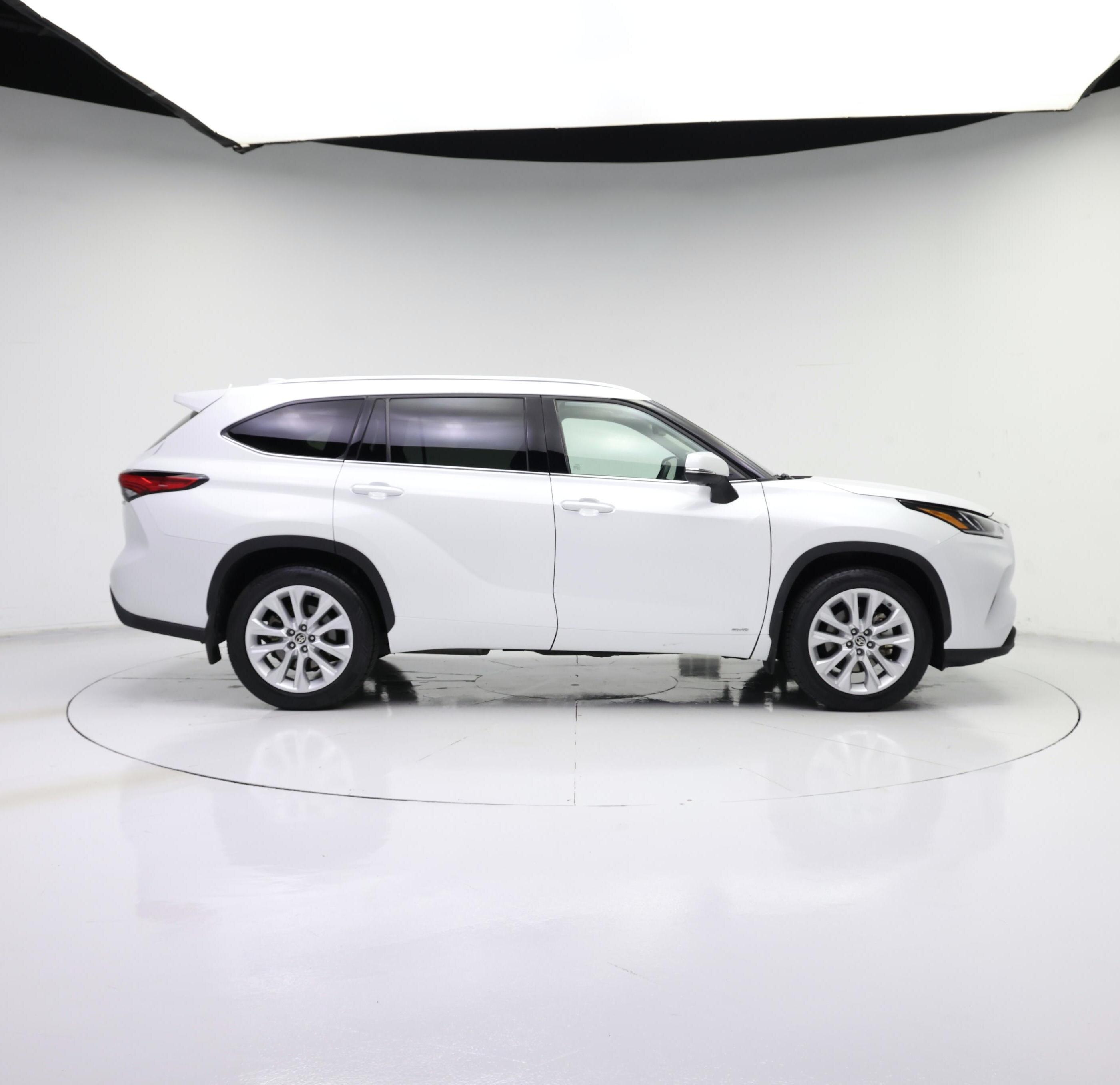 Thumbnail: 2022 Toyota Highlander - 7