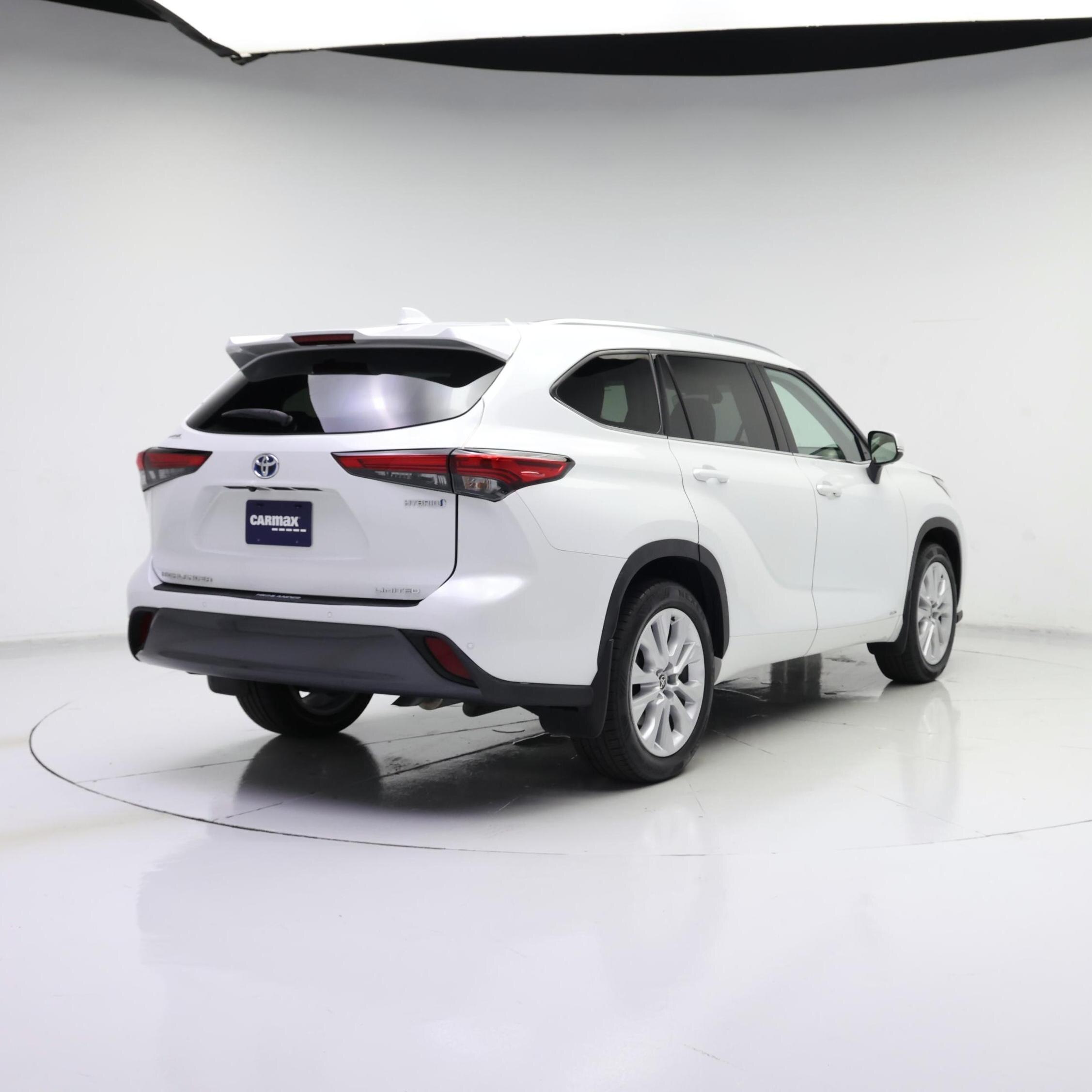 Thumbnail: 2022 Toyota Highlander - 8