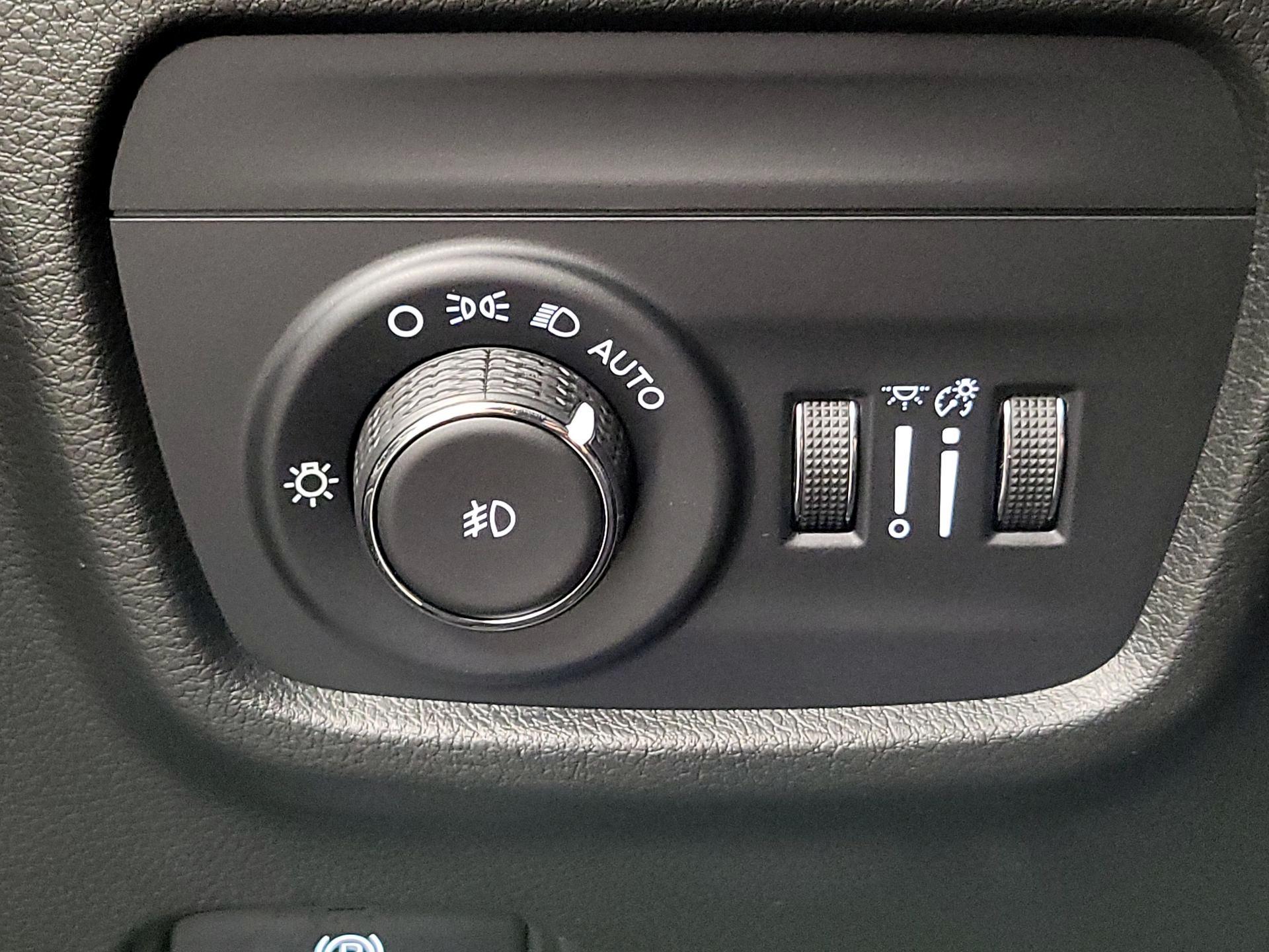 Thumbnail: 2022 Jeep Grand Cherokee - 13