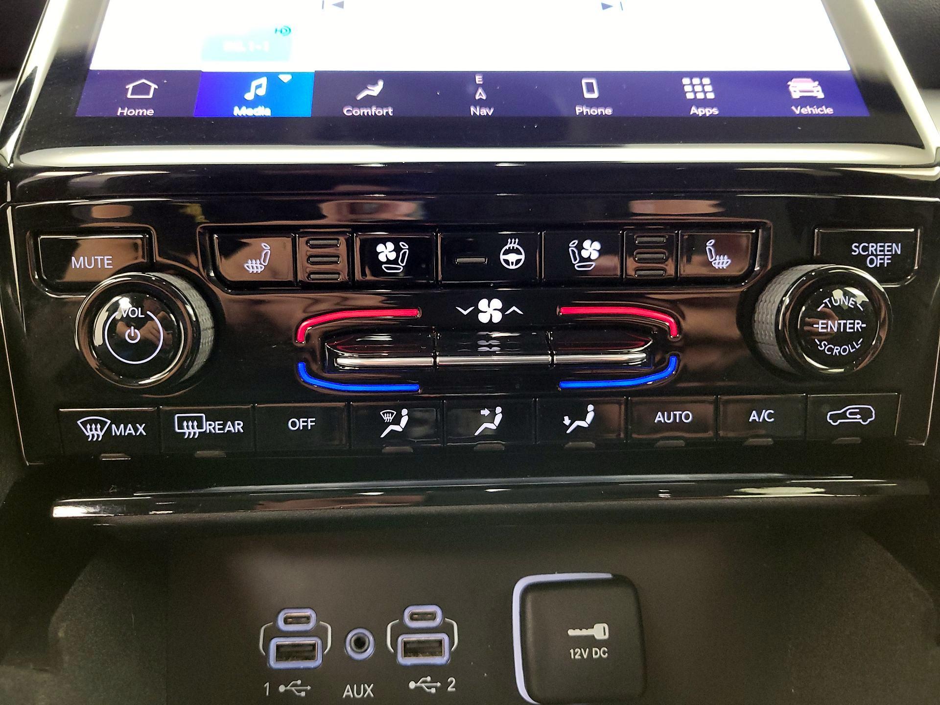 Thumbnail: 2022 Jeep Grand Cherokee - 17