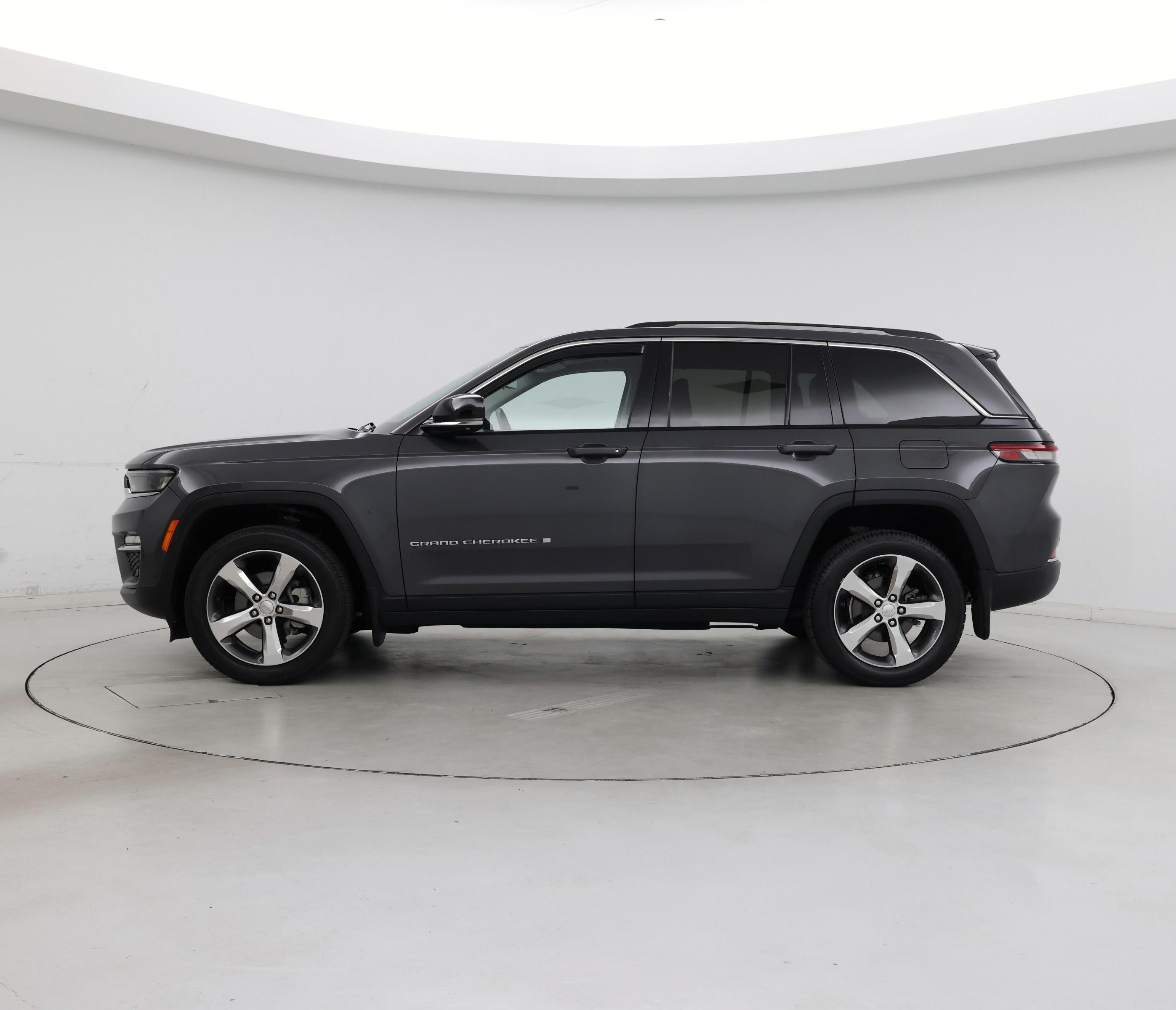 Thumbnail: 2022 Jeep Grand Cherokee - 3