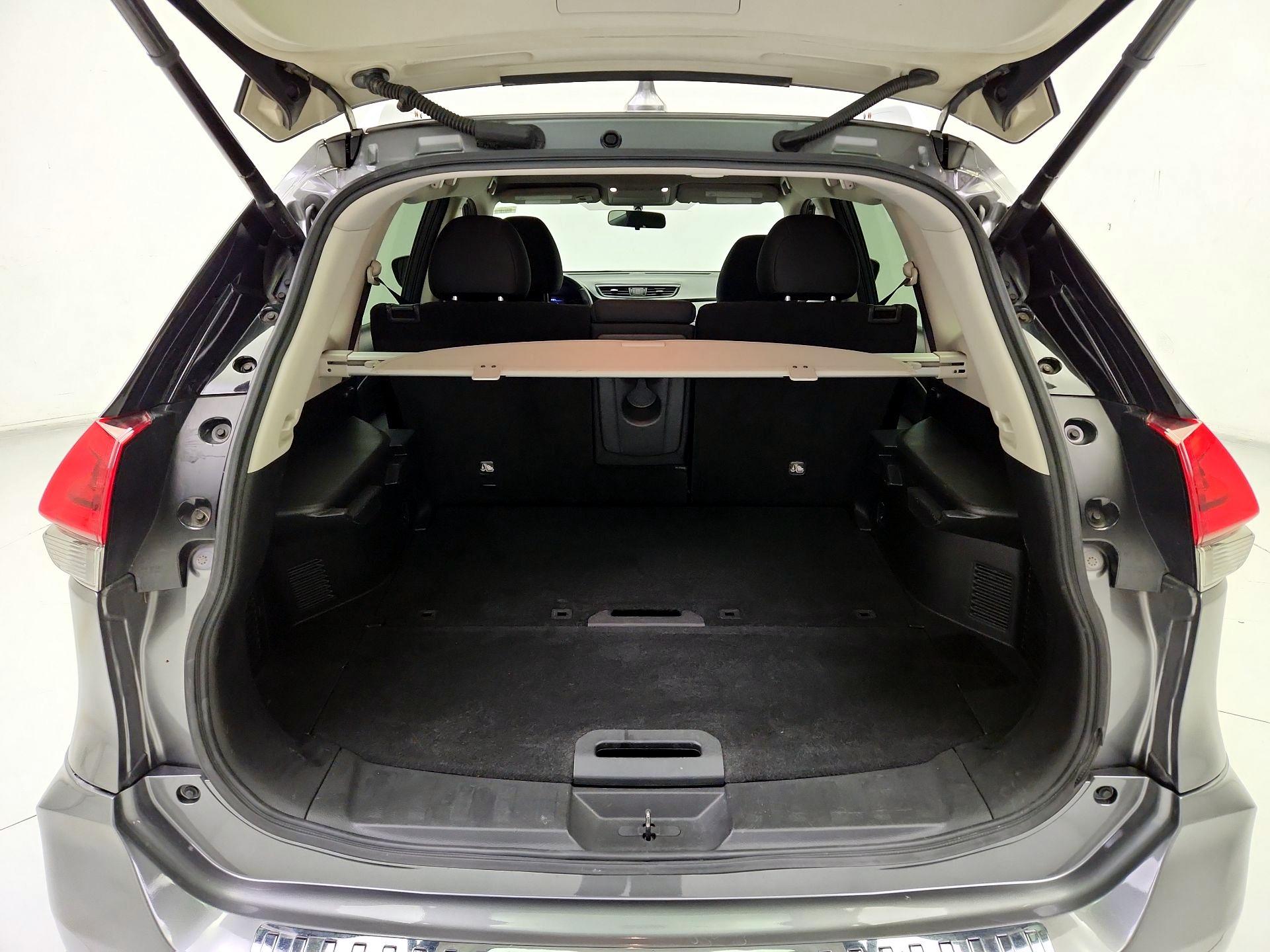 Thumbnail: 2018 Nissan Rogue - 20