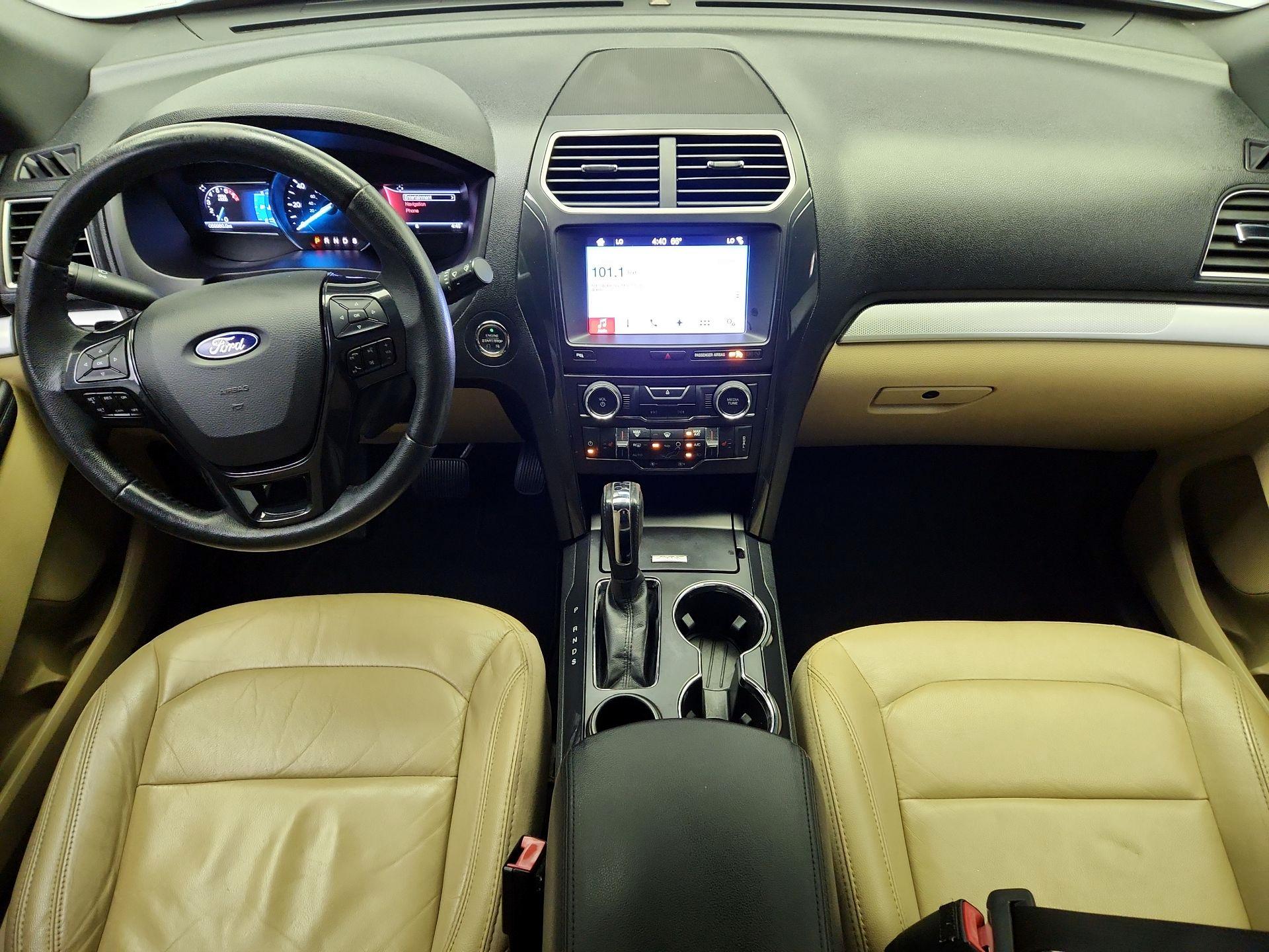 Thumbnail: 2017 Ford Explorer - 9