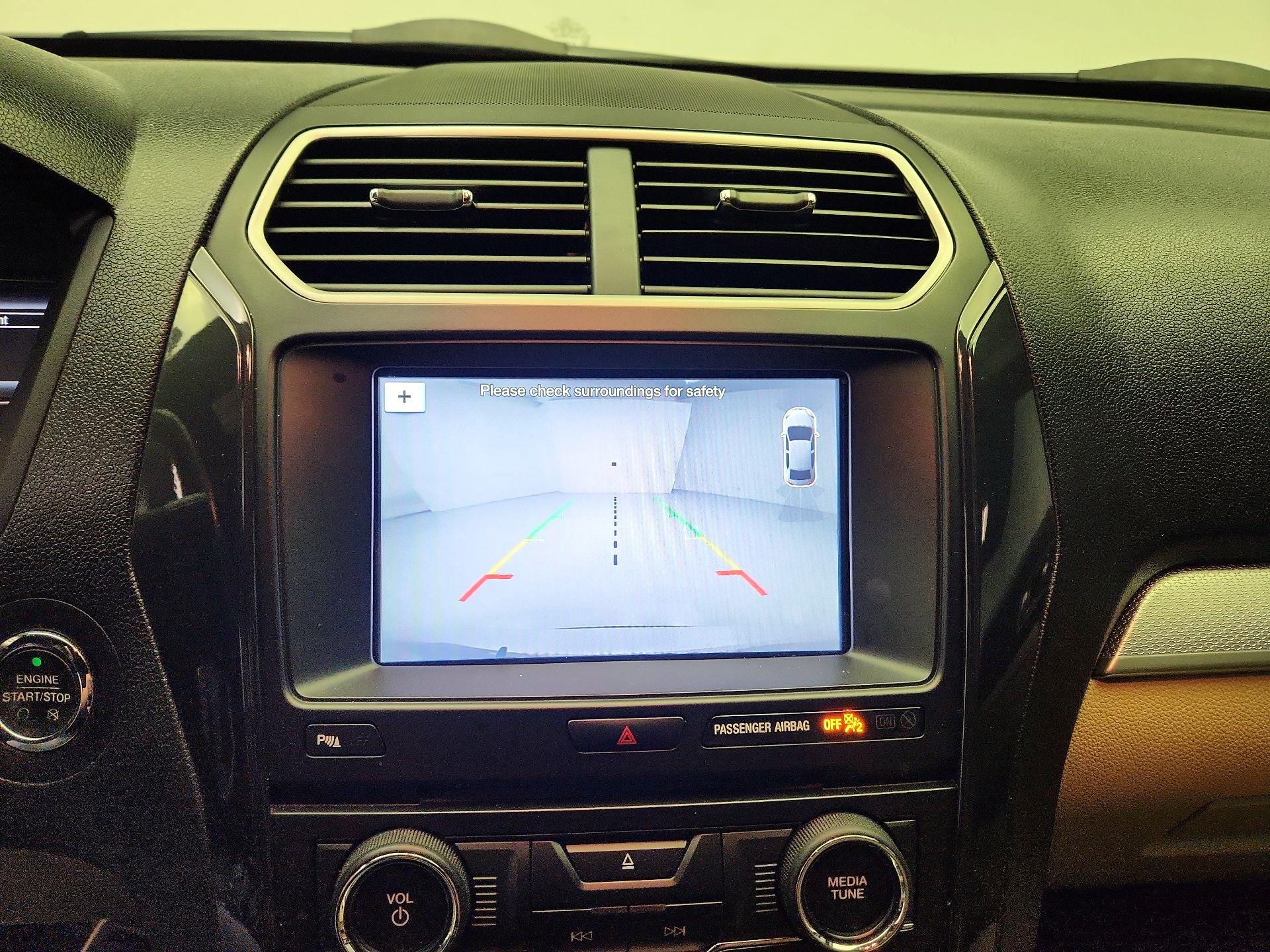 Thumbnail: 2017 Ford Explorer - 15