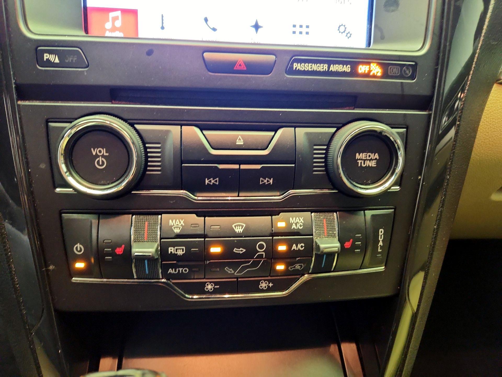 Thumbnail: 2017 Ford Explorer - 17