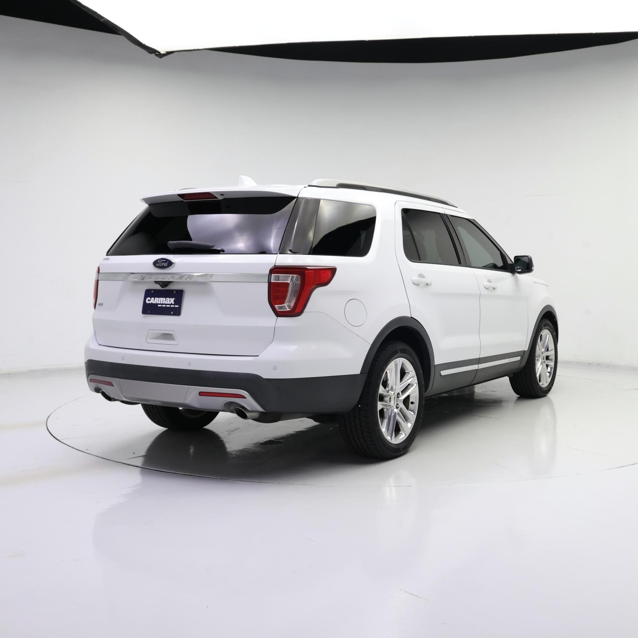 Thumbnail: 2017 Ford Explorer - 8