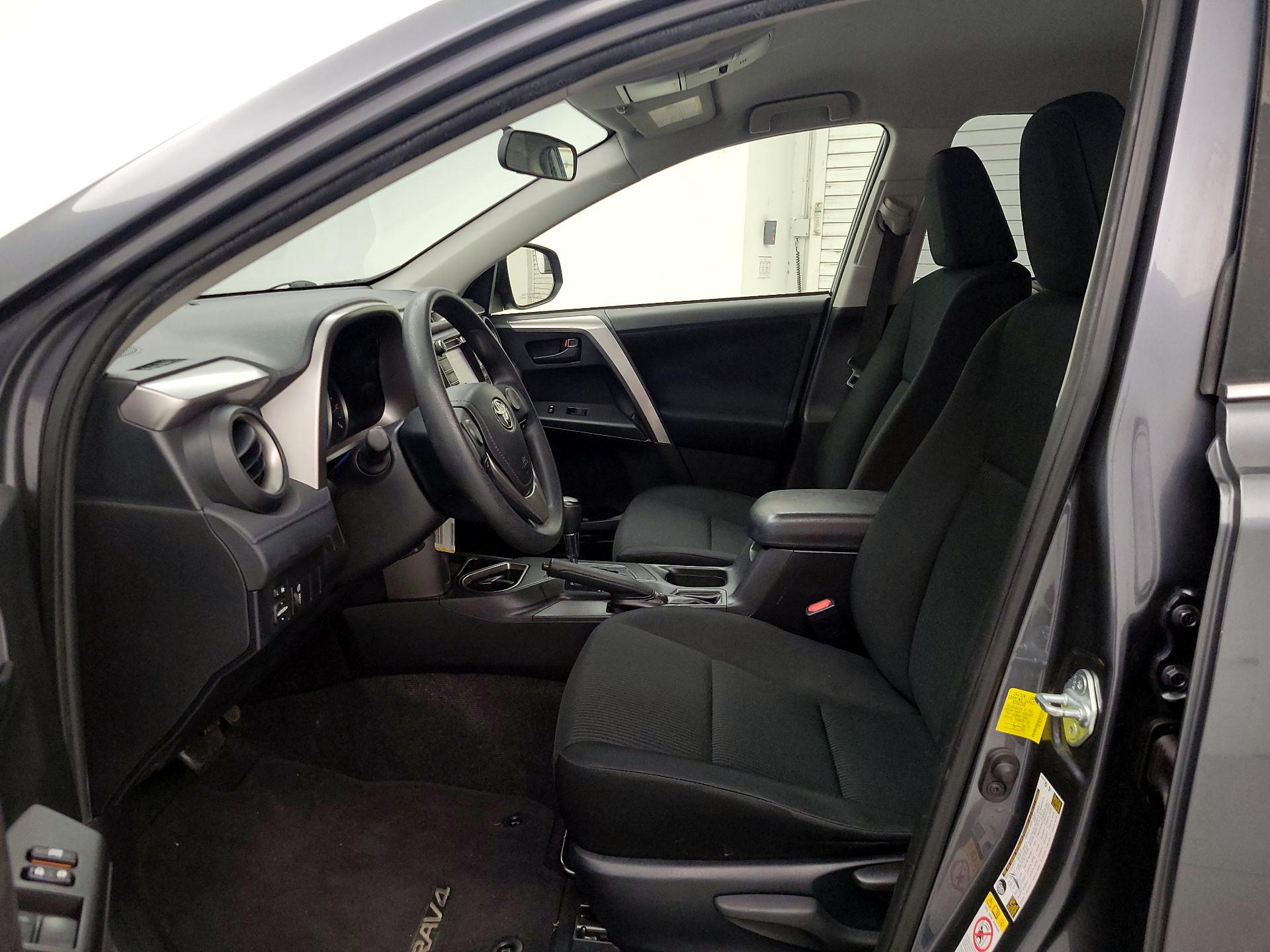 Thumbnail: 2016 Toyota RAV4 - 11
