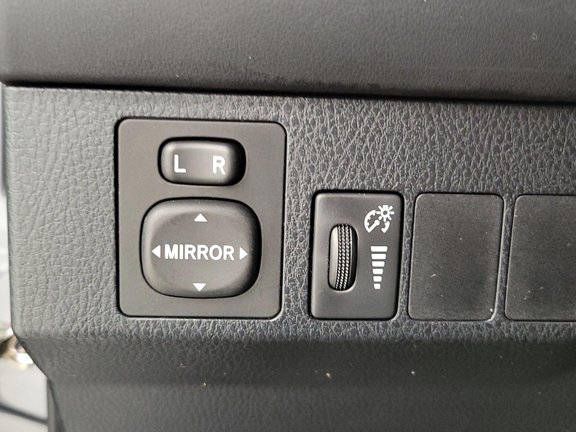 Thumbnail: 2016 Toyota RAV4 - 13