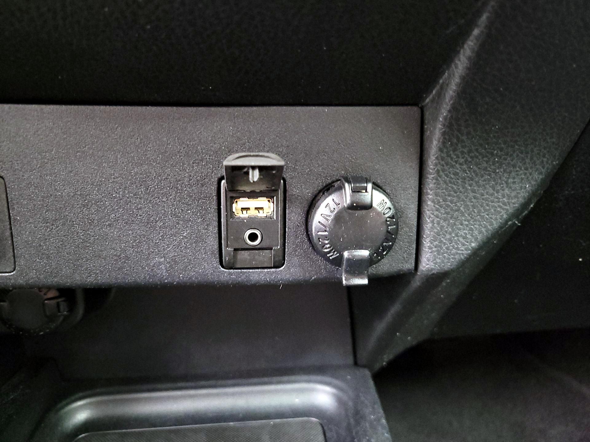 Thumbnail: 2016 Toyota RAV4 - 18