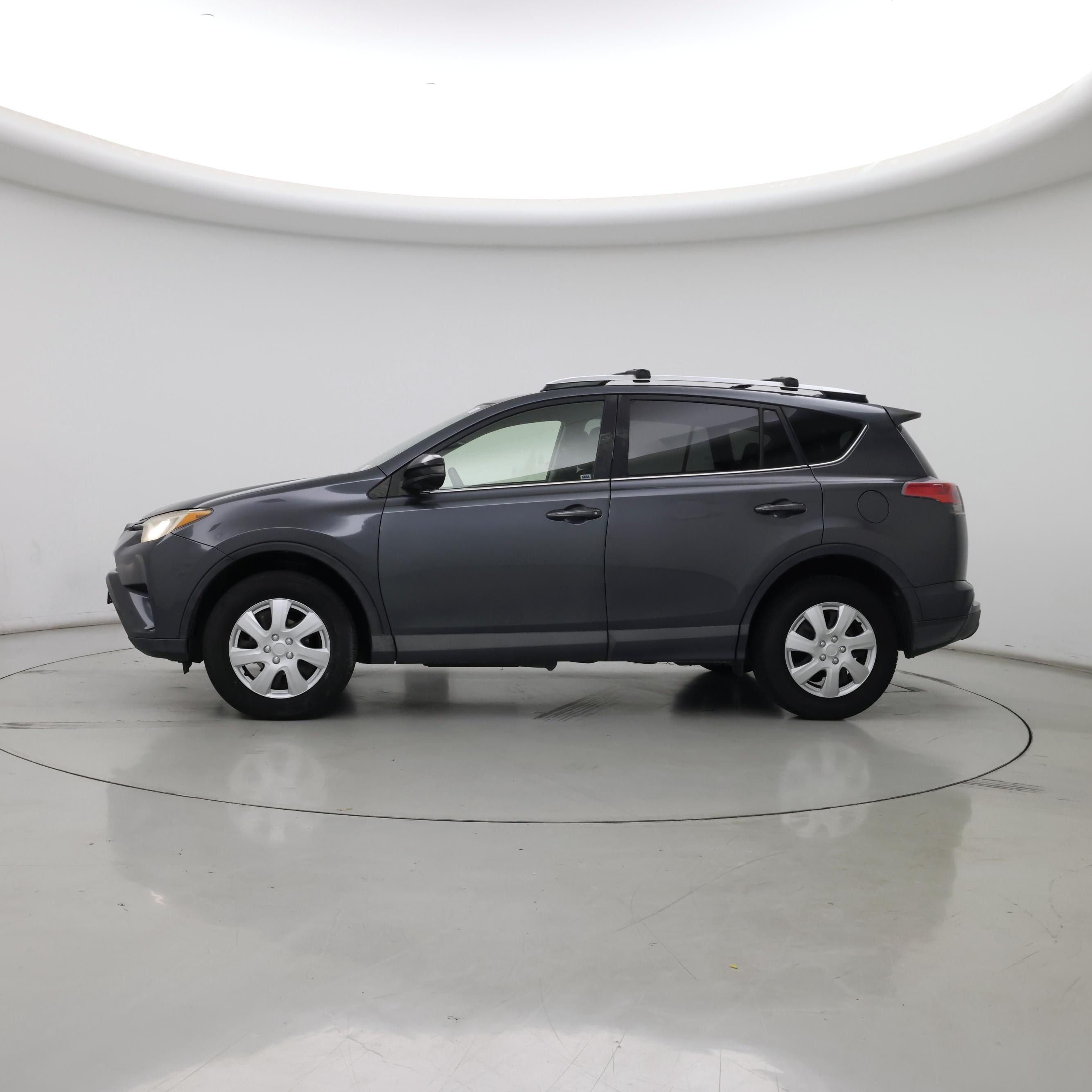 Thumbnail: 2016 Toyota RAV4 - 3