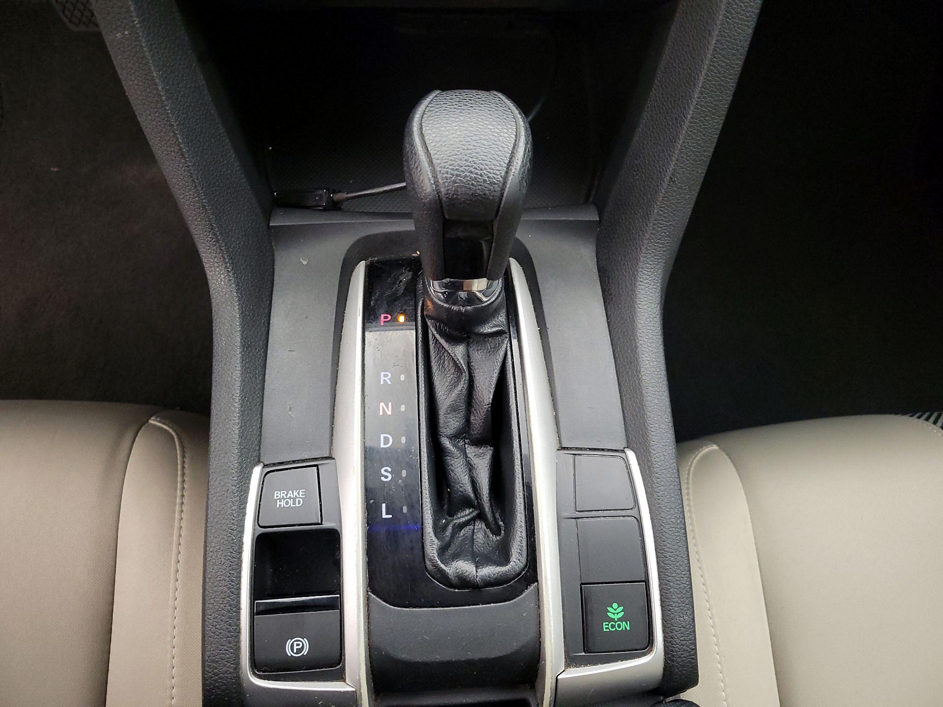 Thumbnail: 2017 Honda Civic - 16