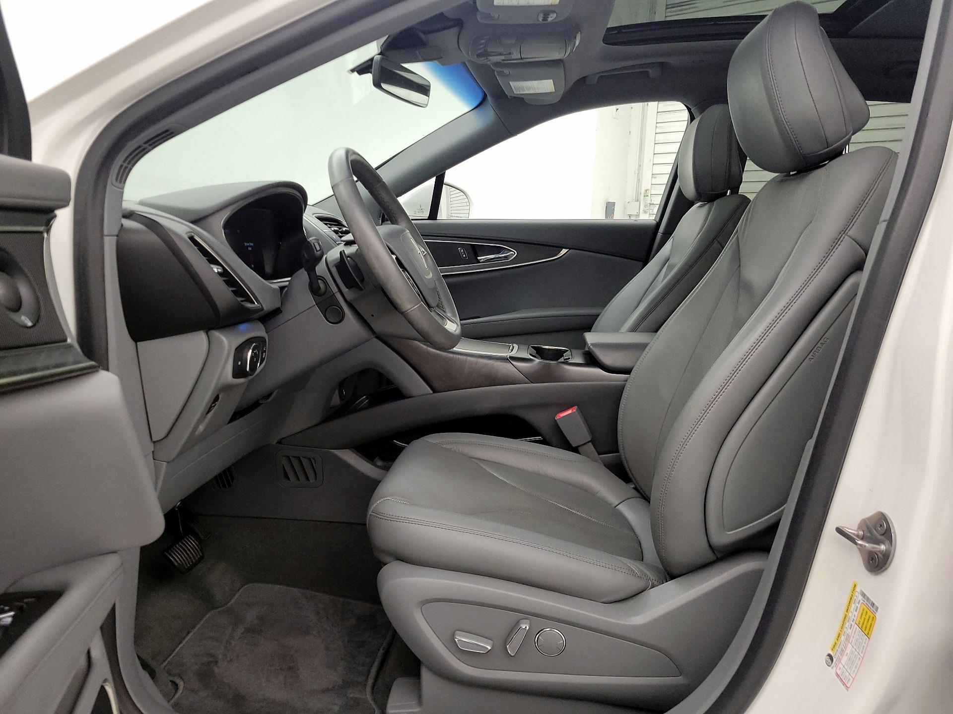 Thumbnail: 2020 Lincoln Nautilus - 11