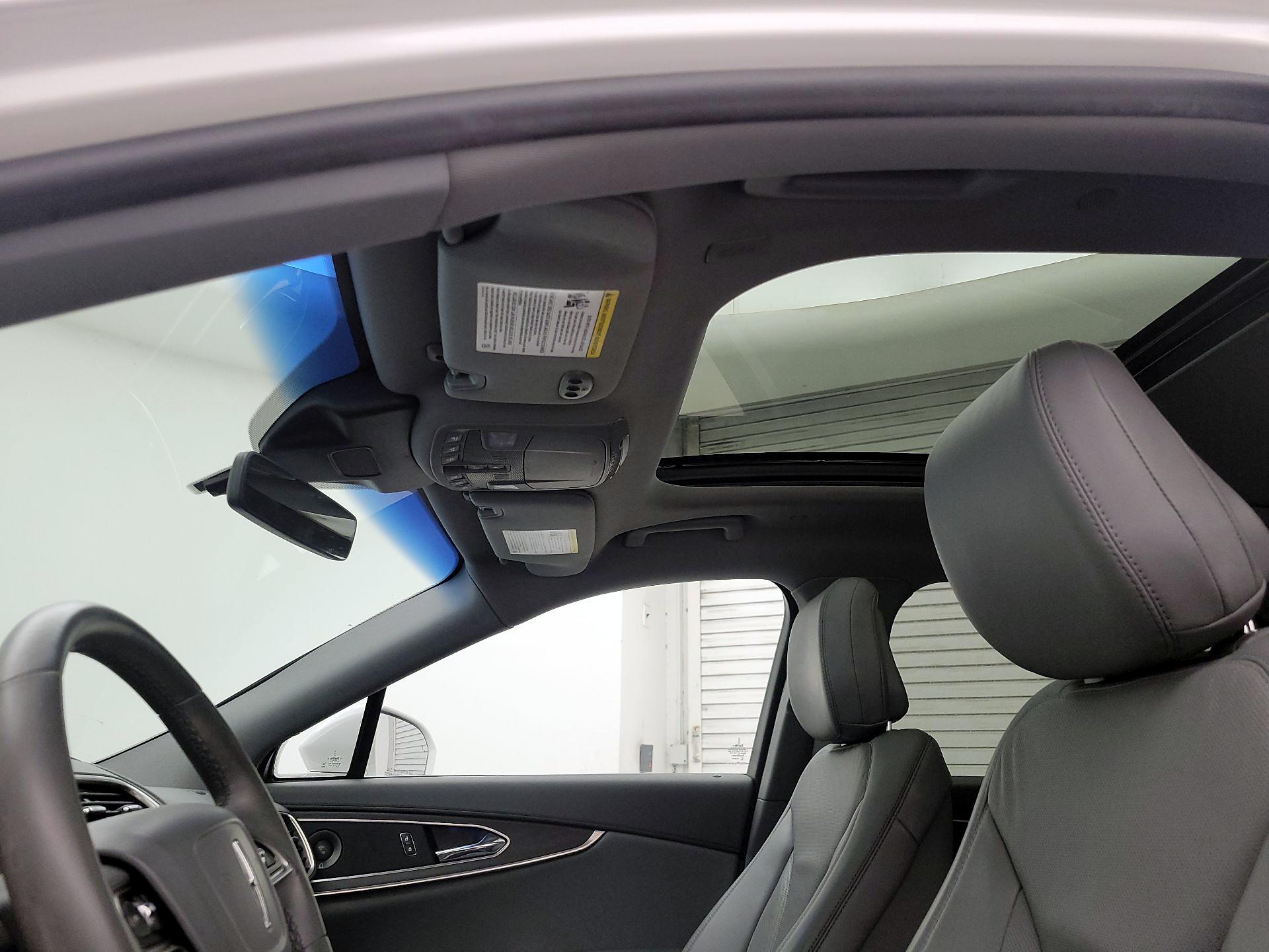 Thumbnail: 2020 Lincoln Nautilus - 19