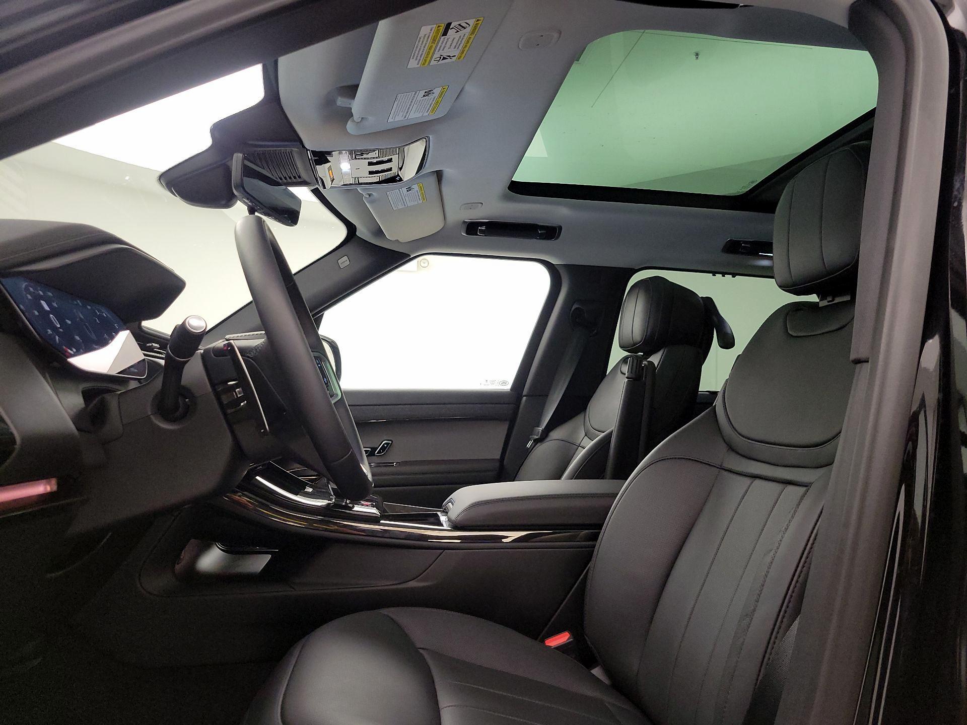 Thumbnail: 2024 Land Rover Range Rover Sport - 20