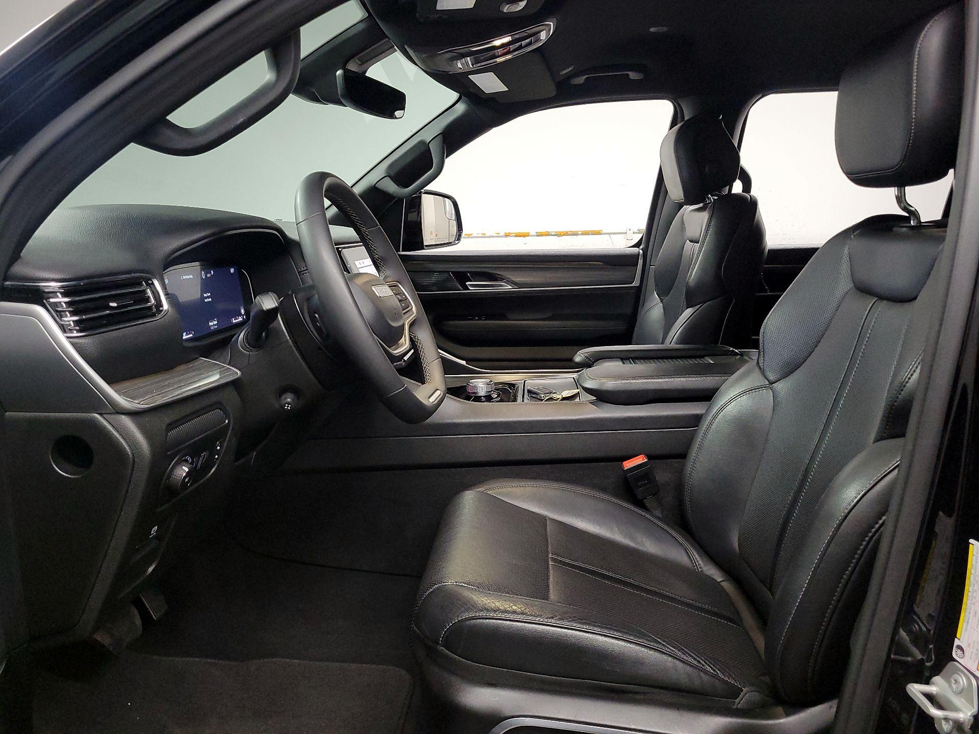 Thumbnail: 2024 Jeep Wagoneer - 11