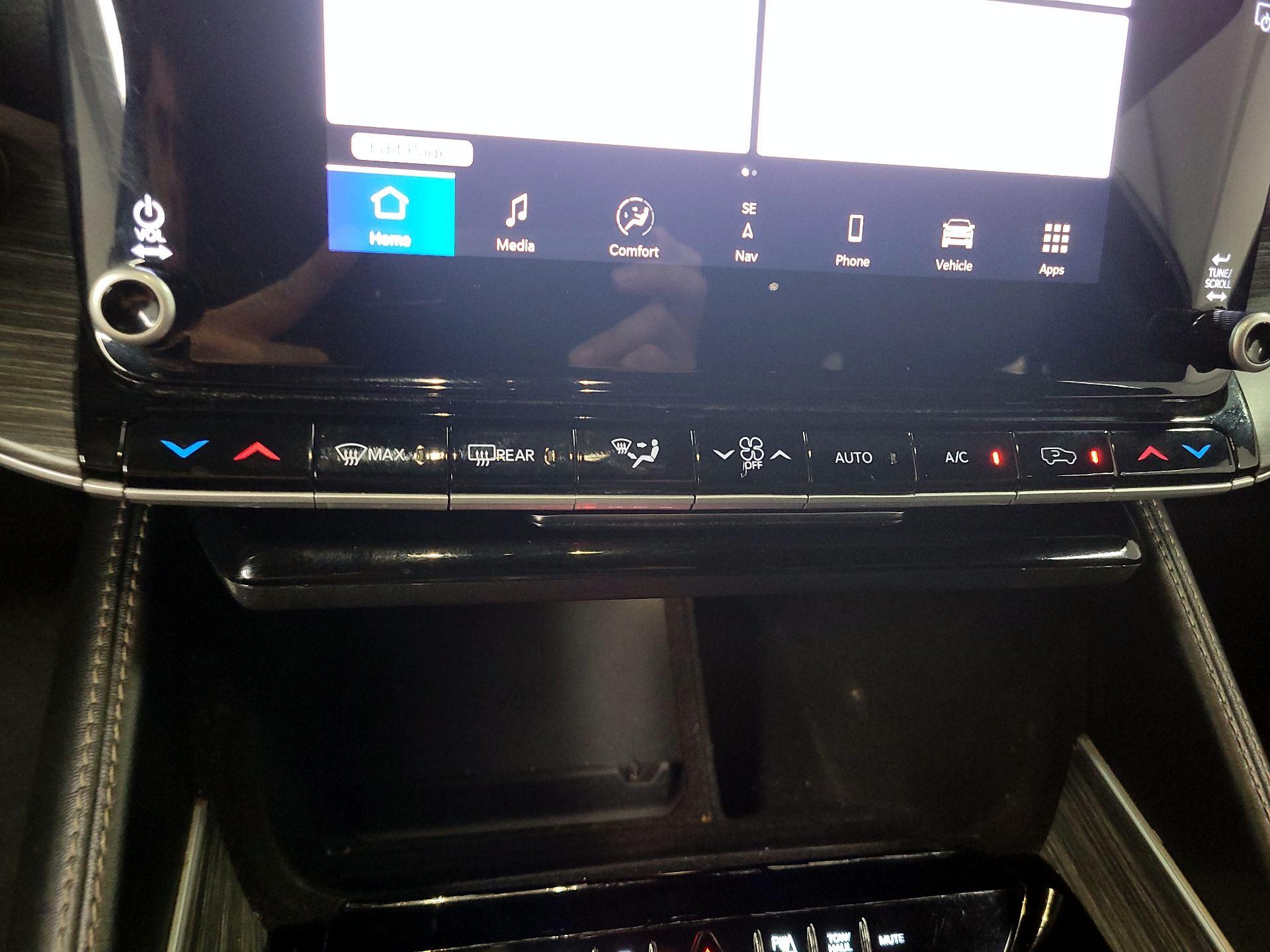 Thumbnail: 2024 Jeep Wagoneer - 15