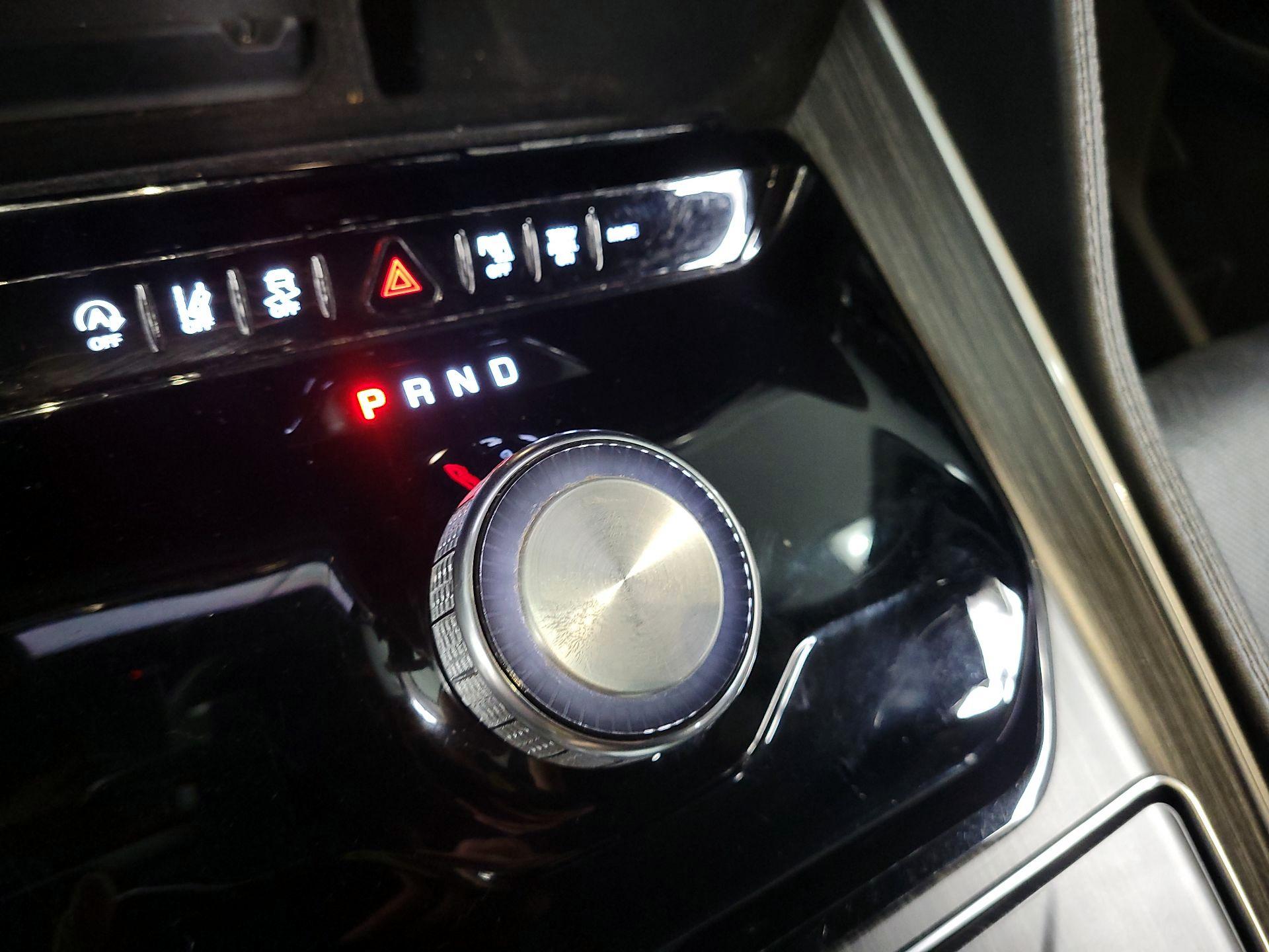 Thumbnail: 2024 Jeep Wagoneer - 16