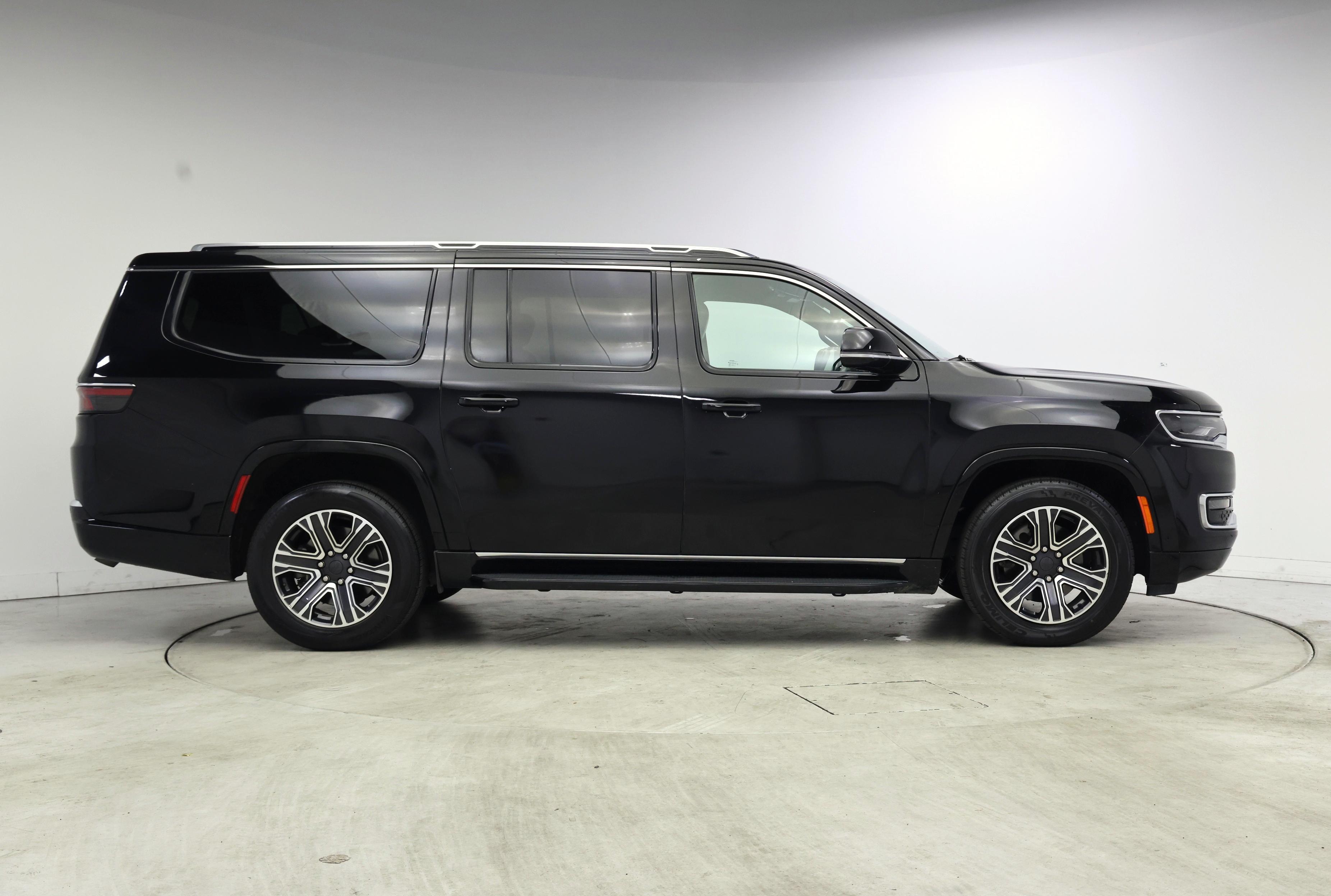 Thumbnail: 2024 Jeep Wagoneer - 7