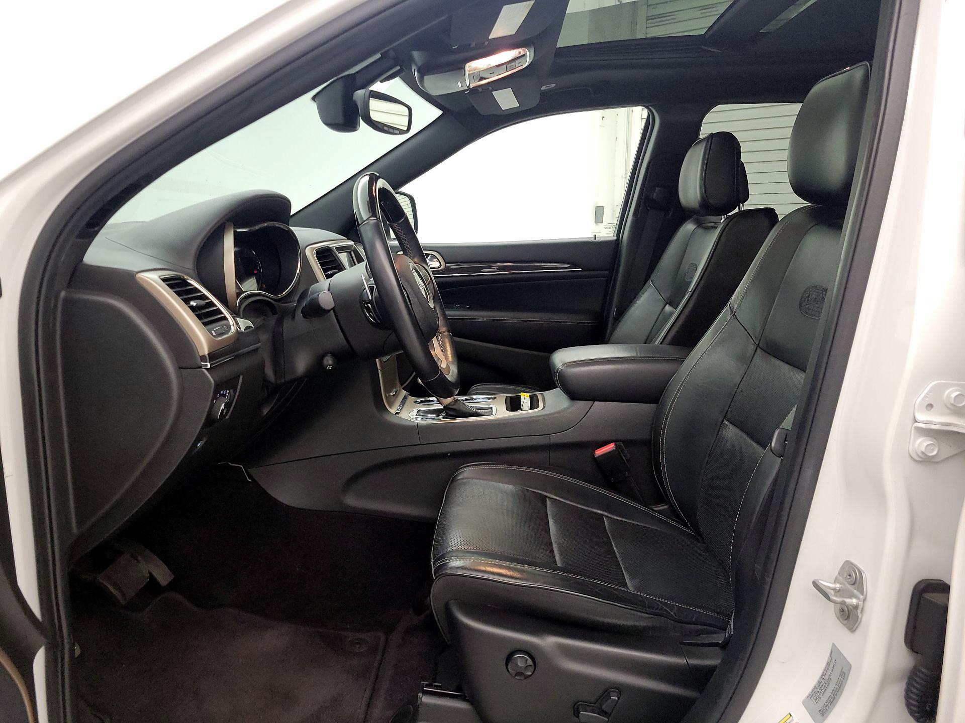 Thumbnail: 2017 Jeep Grand Cherokee - 11