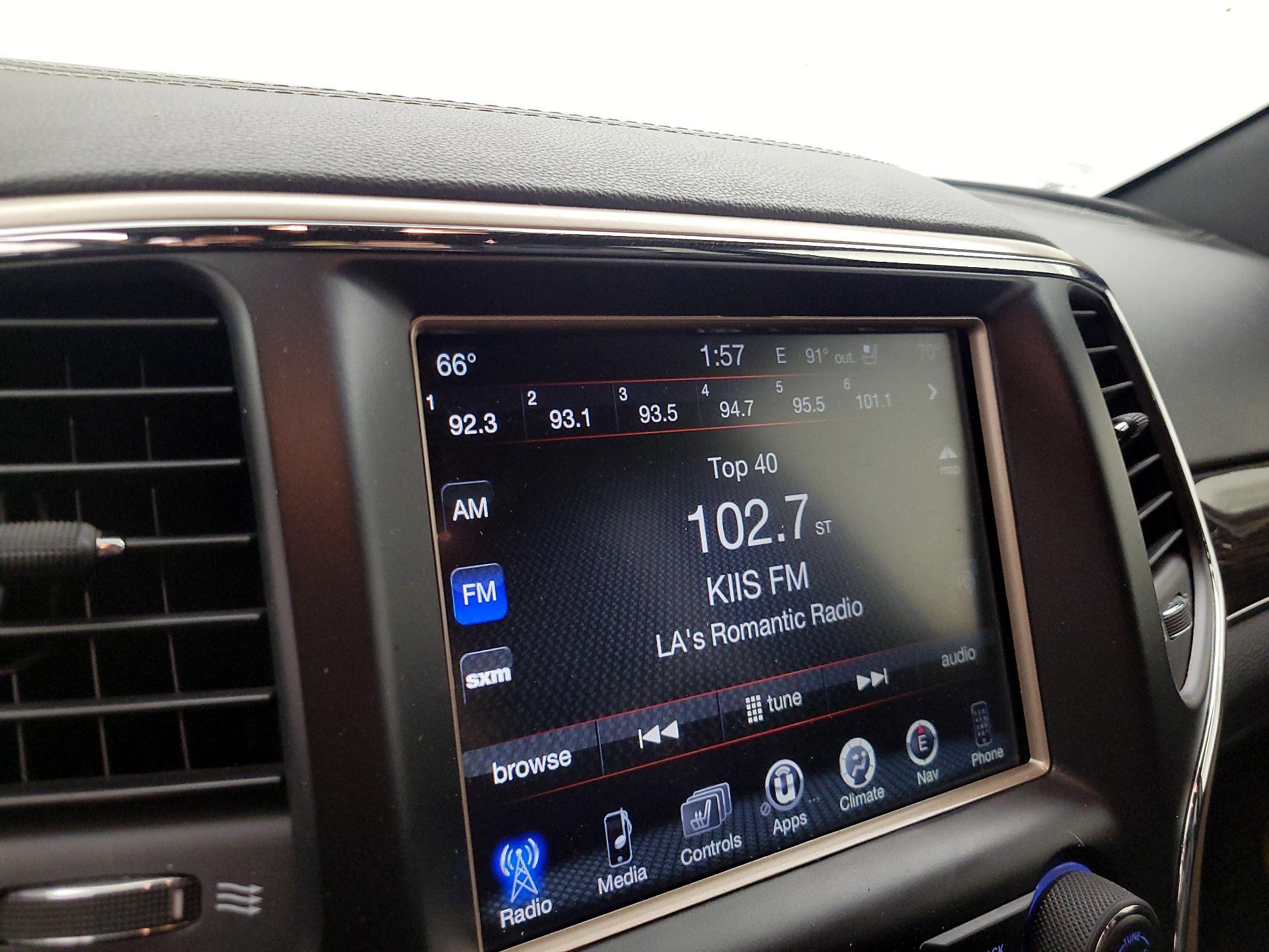 Thumbnail: 2017 Jeep Grand Cherokee - 15