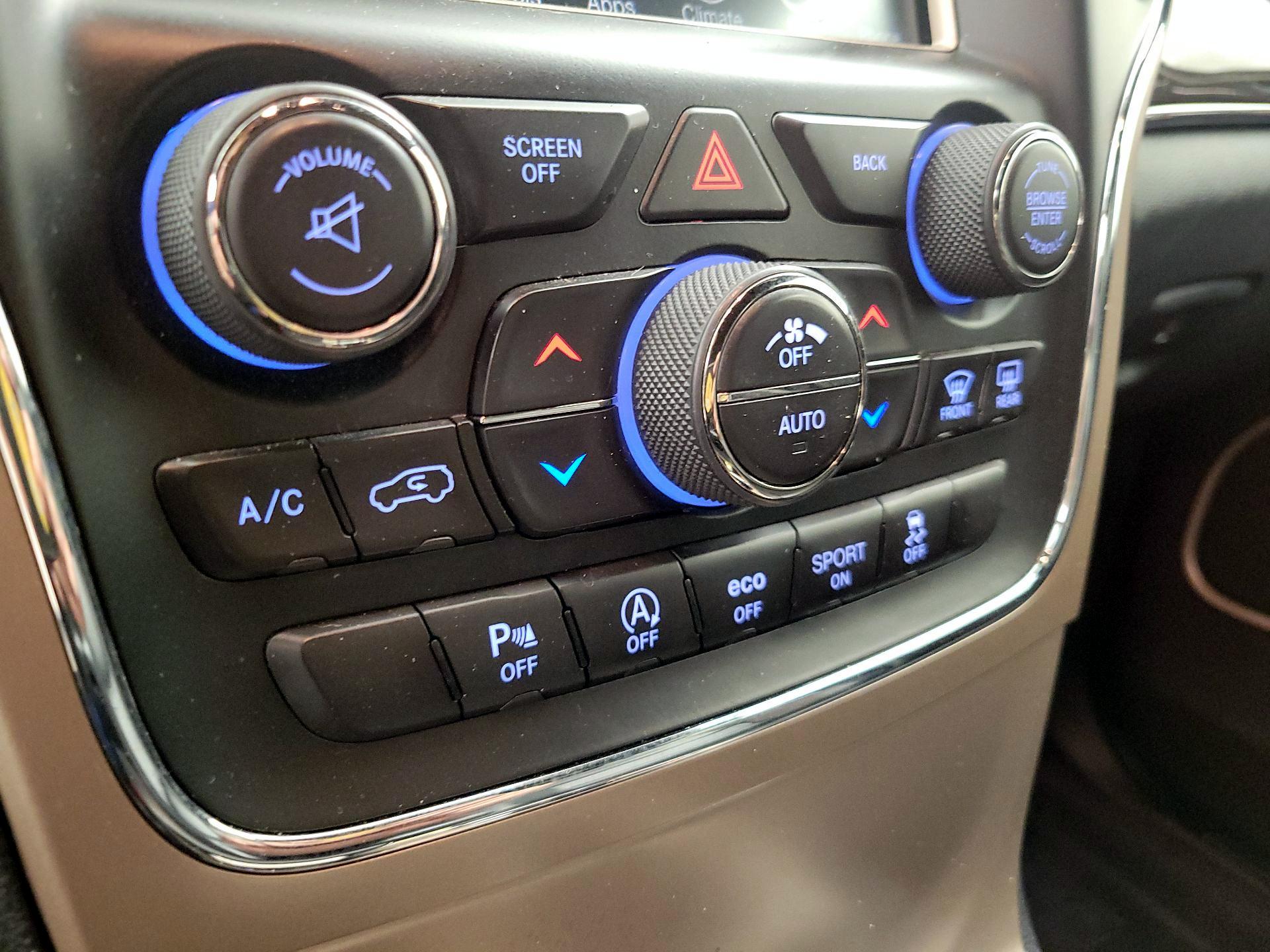 Thumbnail: 2017 Jeep Grand Cherokee - 16