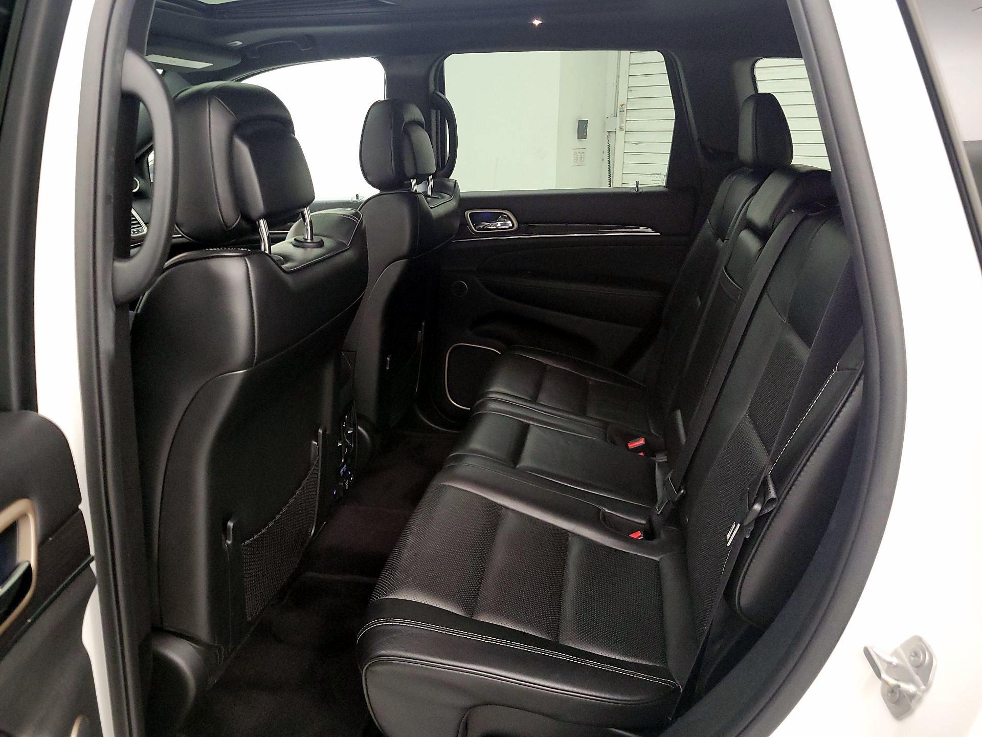 Thumbnail: 2017 Jeep Grand Cherokee - 20