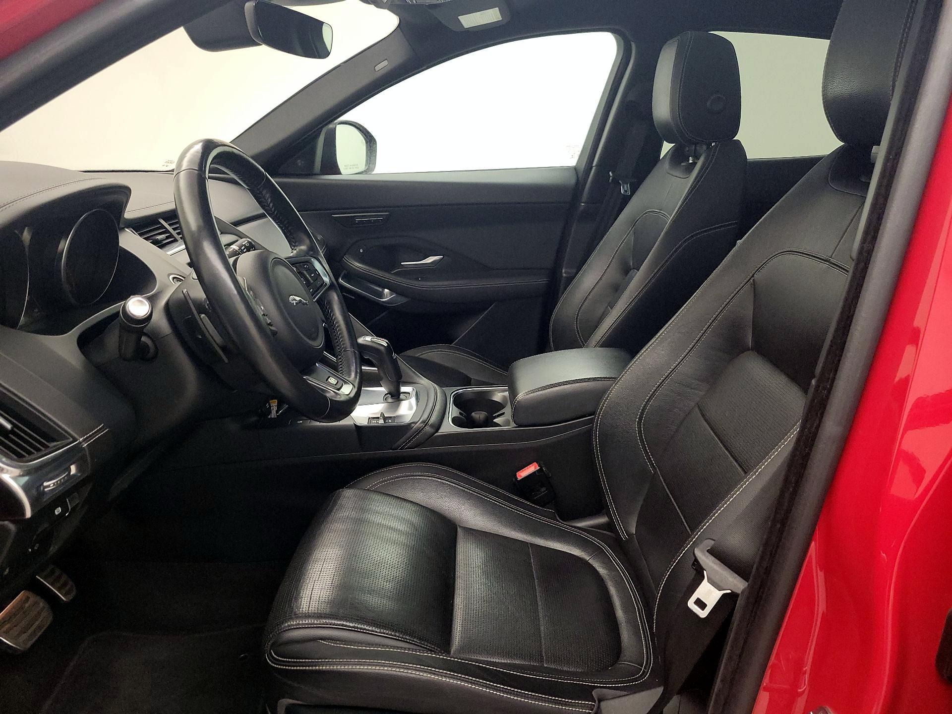 Thumbnail: 2019 Jaguar E-Pace - 11